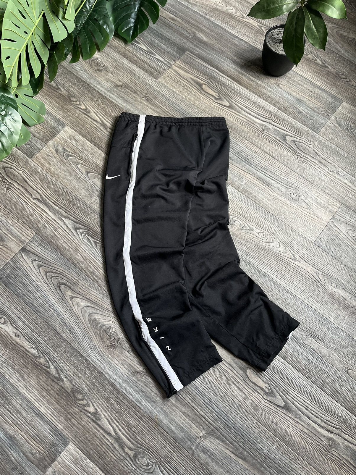 00'S Nike Nylon Pants, Shaka Shaka Pants, Men's L size Nylon navy blue type Vintage Second Hand