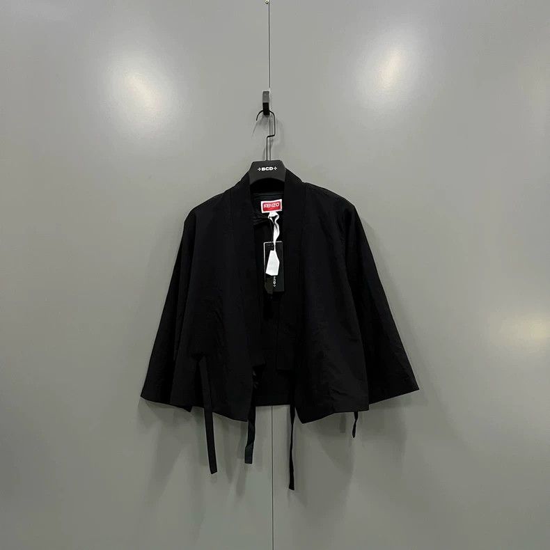 KENZO Black coat with embroidered flowers on the back