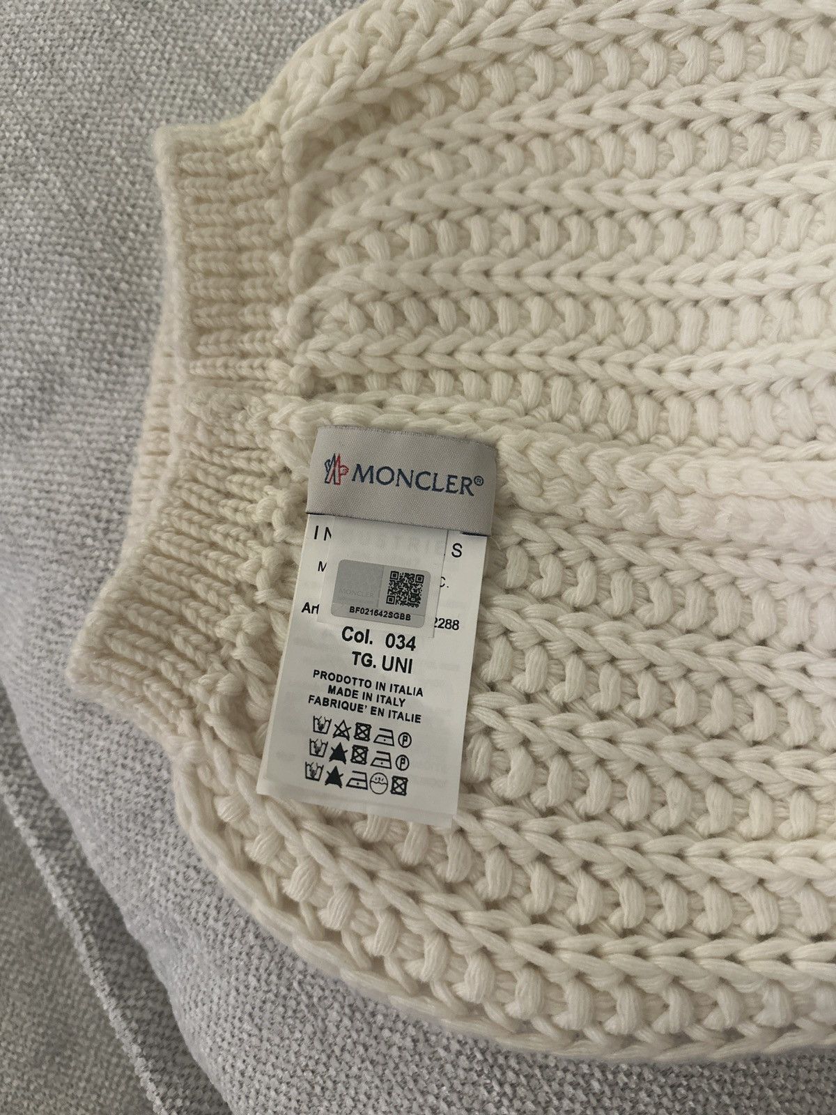 Moncler Moncler white fur wool hat Size ONE SIZE - 7 Thumbnail