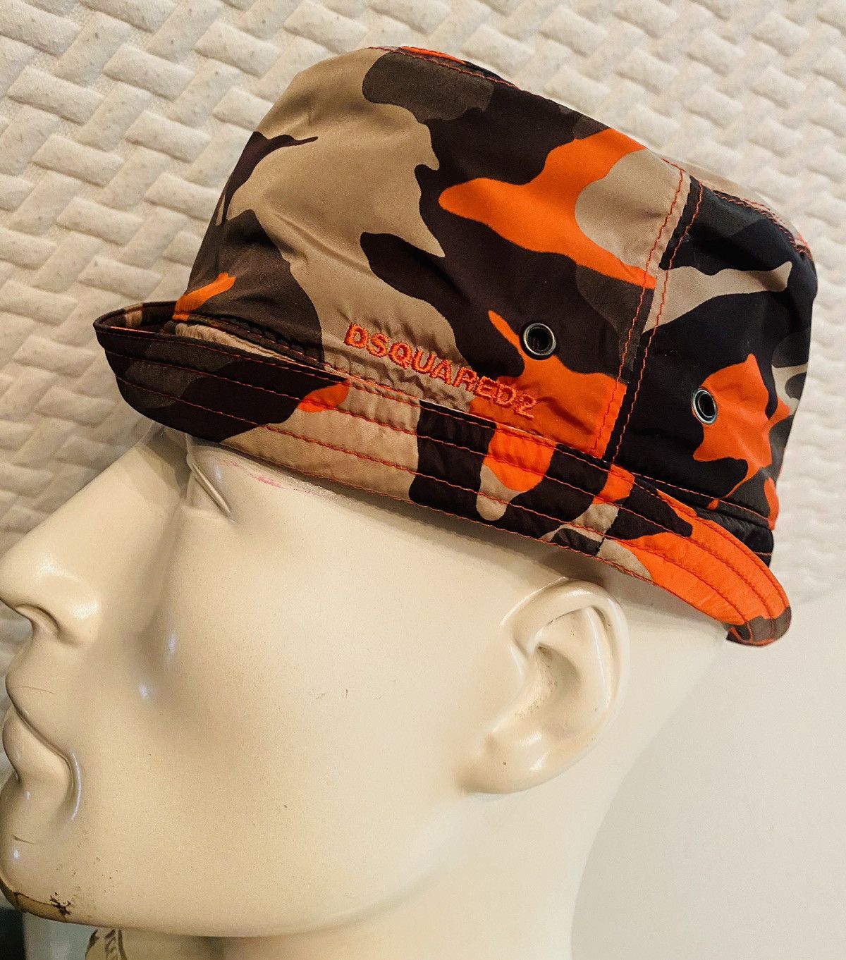 Dsquared2 Dsquared2 🇮🇹 Camo Techno Logo Side Bucket Hat S Italy NEW Size ONE SIZE - 1 Thumbnail