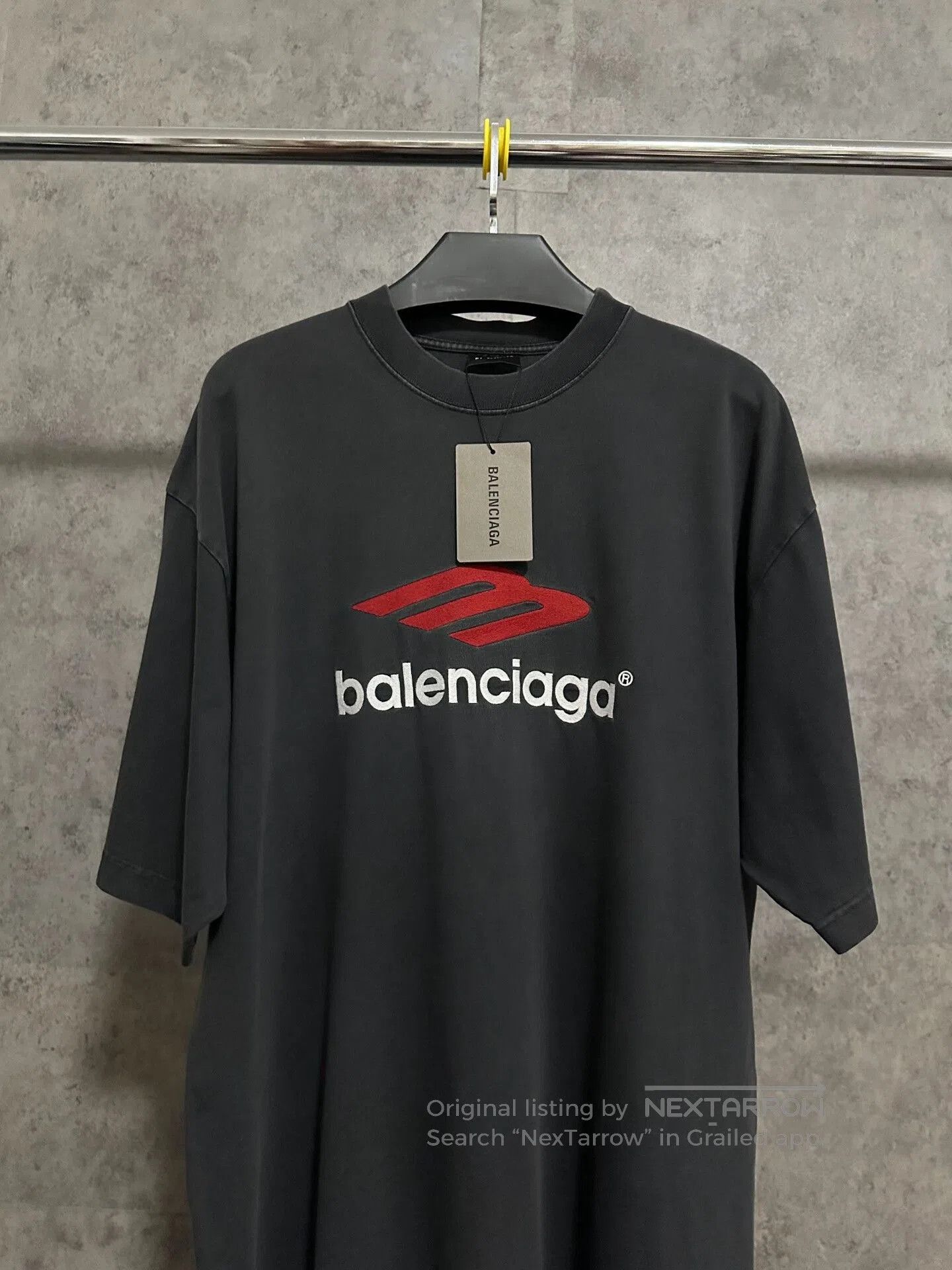 Balenciaga balenciaga black red short sleeve t-shirt. Size US M / EU 48-50 / 2 - 2 Thumbnail