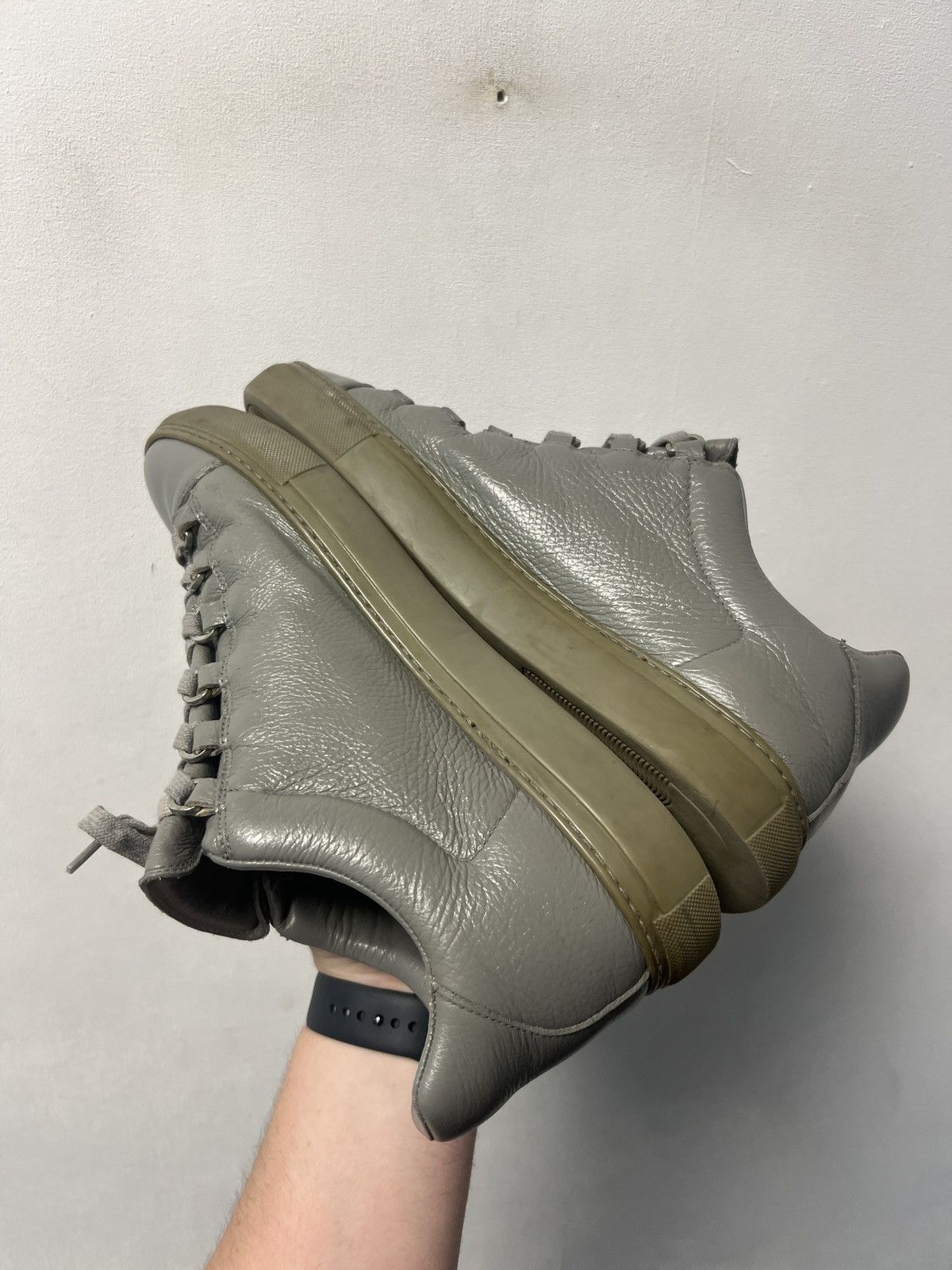 Balenciaga Balenciaga Arena Leather Low Top Sneakers Gray Size 42 Size US 9 / EU 42 - 9 Thumbnail