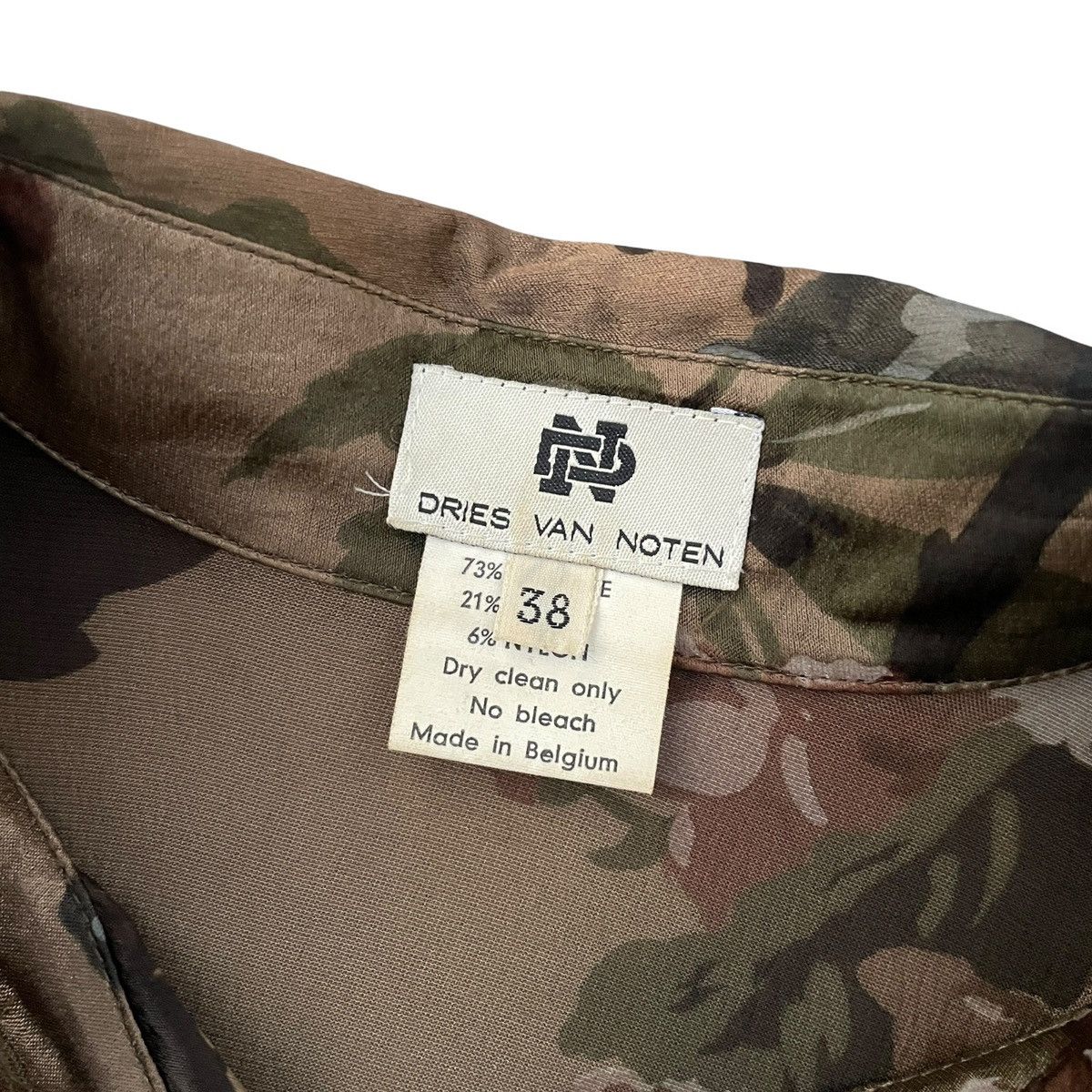 Dries Van Noten ARCHIVE Dries Van Noten 90s Acetate Floral Button-up Shirt Size XS / US 0-2 / IT 36-38 - 3 Thumbnail