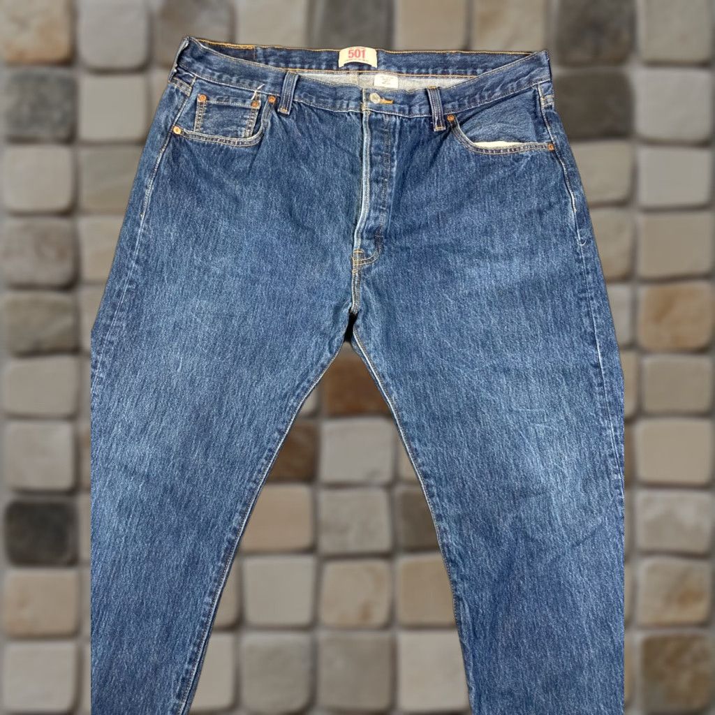 Levi's VINTAGE Levi's 501 Button Fly Jeans Mens 42X32 Blue Denim Straight Leg Waistband 5-Pocket Design Regular Fit Size US 42 / EU 58 - 1 Thumbnail