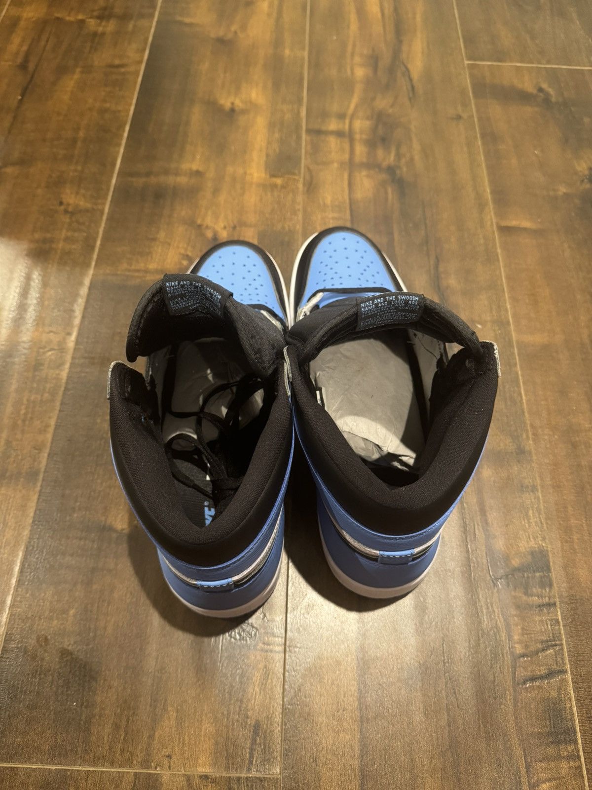 Jordan Brand Air Jordan 1 Retro High OG 'UNC Toe' Size US 12 / EU 45 - 3 Thumbnail