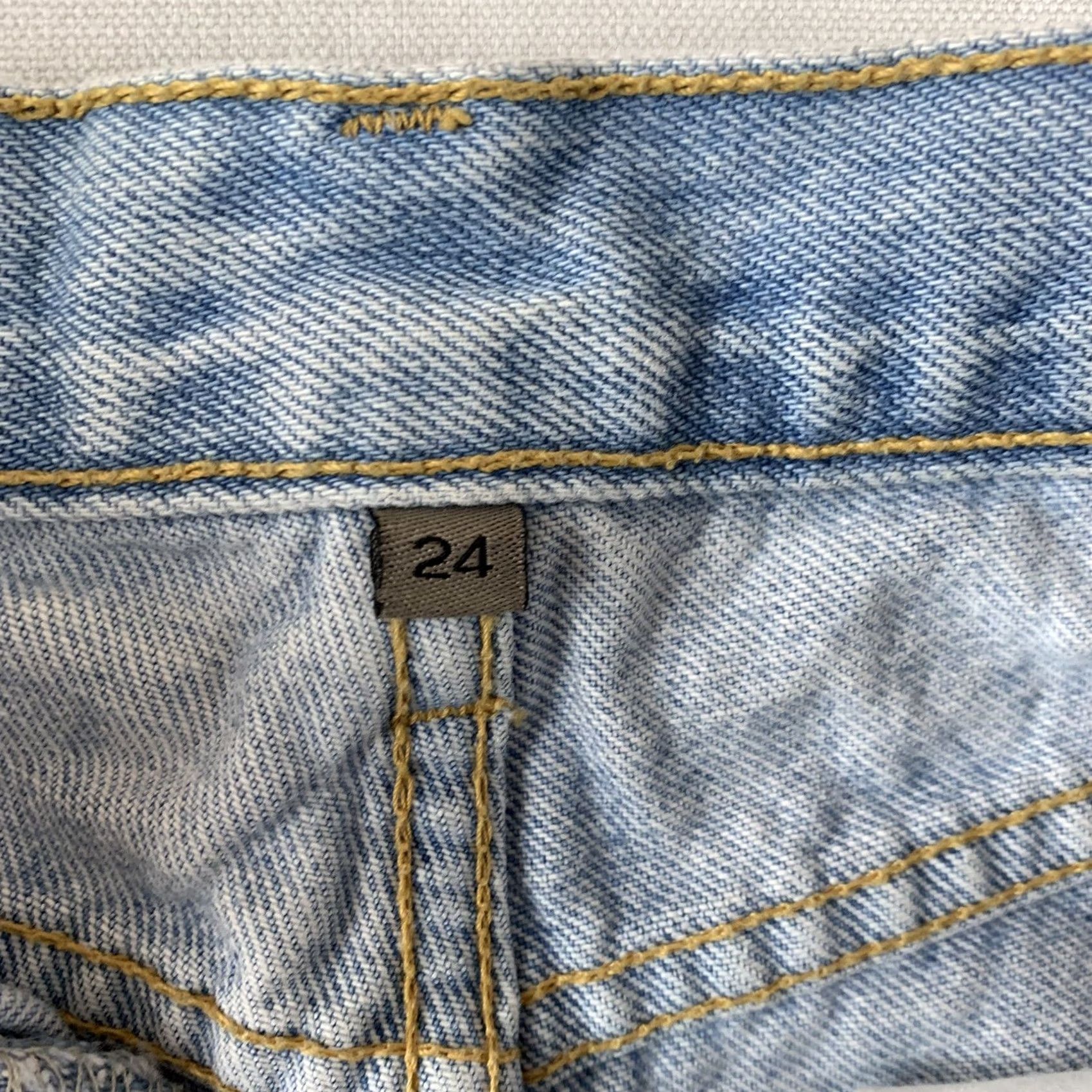 Denime CARMAR LOS ANGELES BLUE DENIM SHORTS D46 5287 WOMENS SIZE 24 24"W 12"L - Womens - Short - 24 - Blue - Denim - 100% Cotton Size 42" / US 20 - 3 Thumbnail