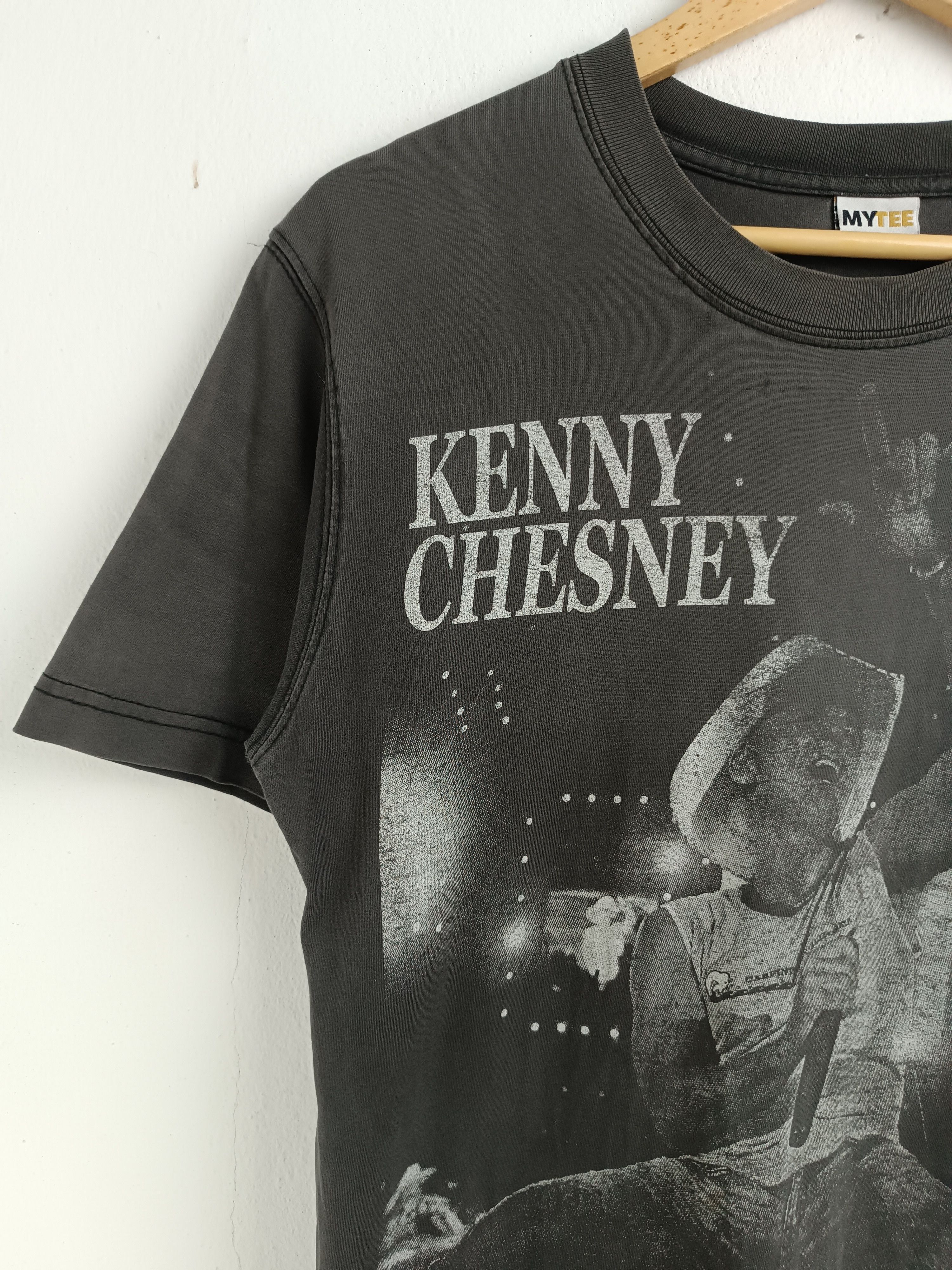Band Tees THRASHED FADED VINTAGE '11 KENNY CHESNEY TOUR TEE COUNTRY Size US S / EU 44-46 / 1 - 6 Thumbnail
