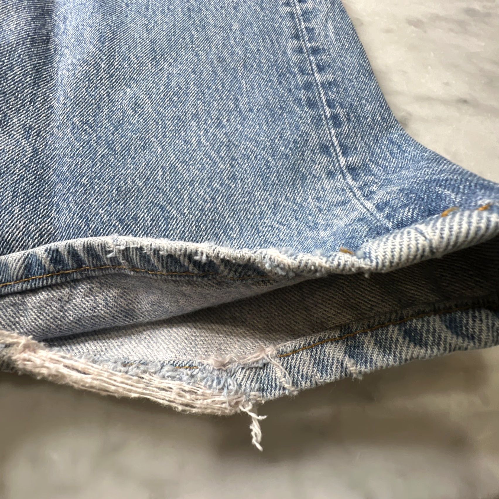 Levi's VINTAGE Levi's 501 Jeans 34x34 Button Fly 80s Thrashed Distressed Blue Denim Mens Regular 5-Pocket USA Size US 34 / EU 50 - 7 Thumbnail