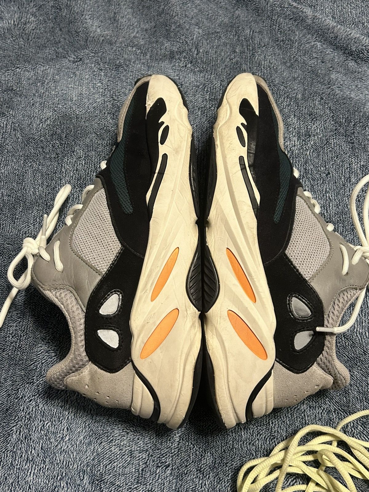 Yeezy Yeezy boost 700 wave runner 8/10 condition Size US 11 / EU 44 - 2 Thumbnail