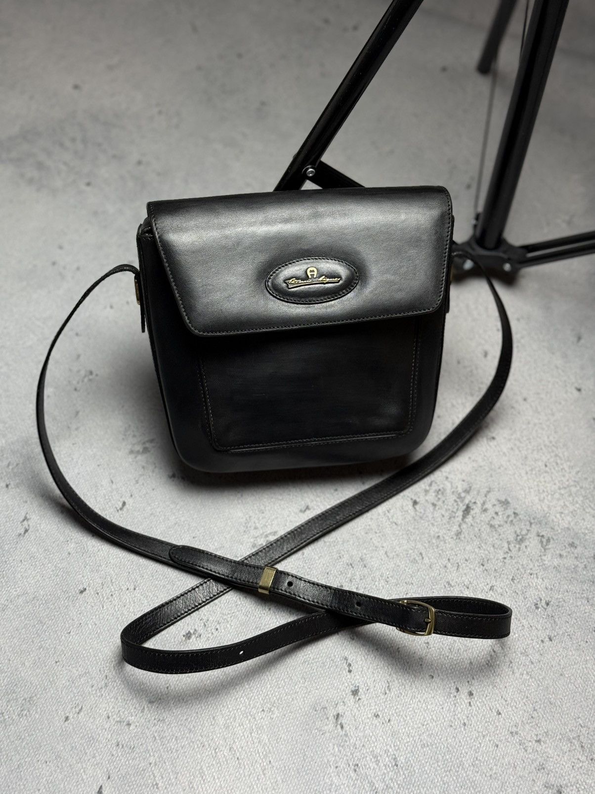 Etienne Aigner Vintage 90s Etienne Aigner Leather Crossbody Shoulders Bag Size ONE SIZE - 1 Thumbnail