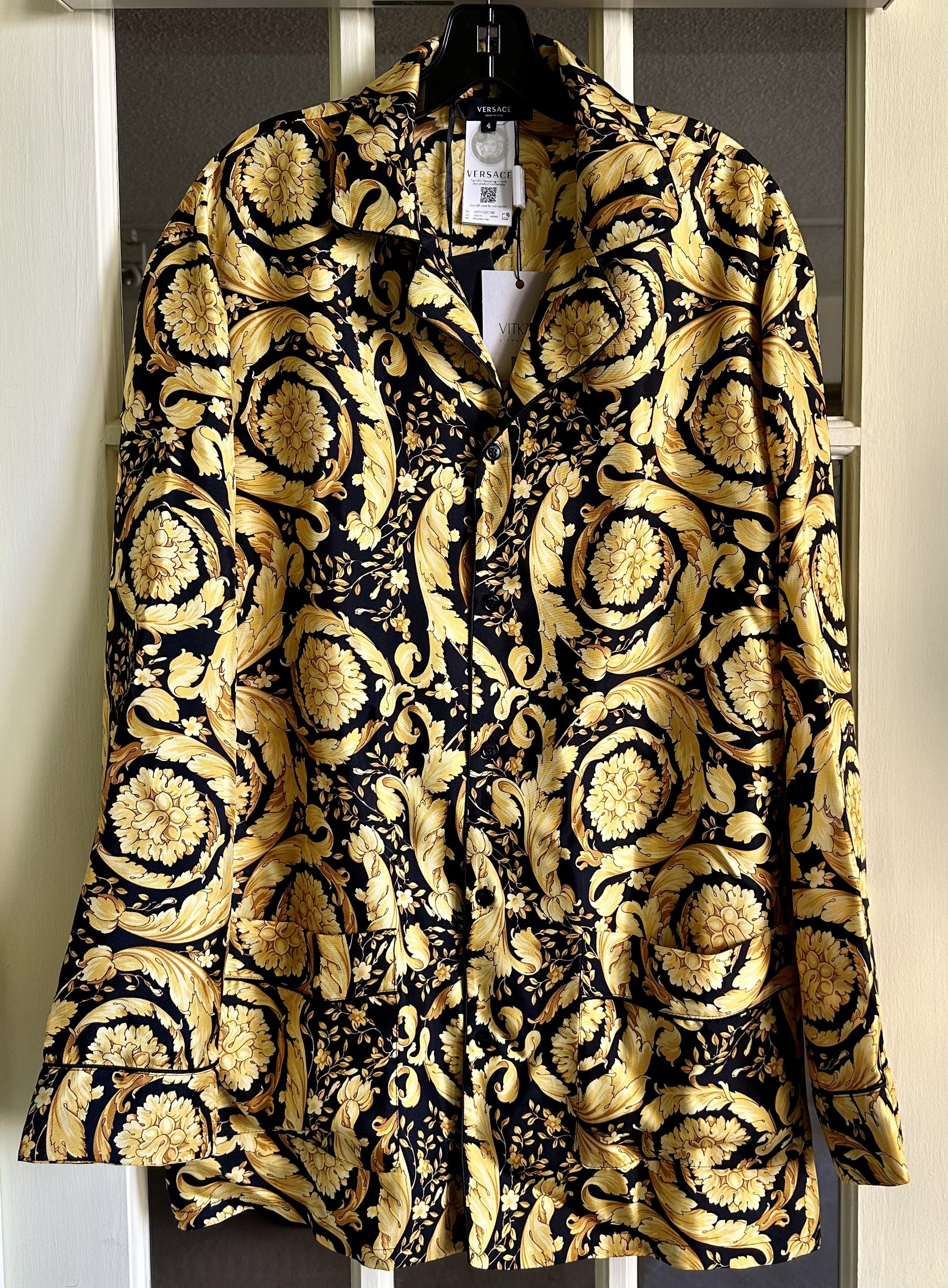 Versace $1,825 VERSACE Barocco-Print SILK PAJAMA TOP Size 4 IT / M Size US M / EU 48-50 / 2 - 4 Thumbnail
