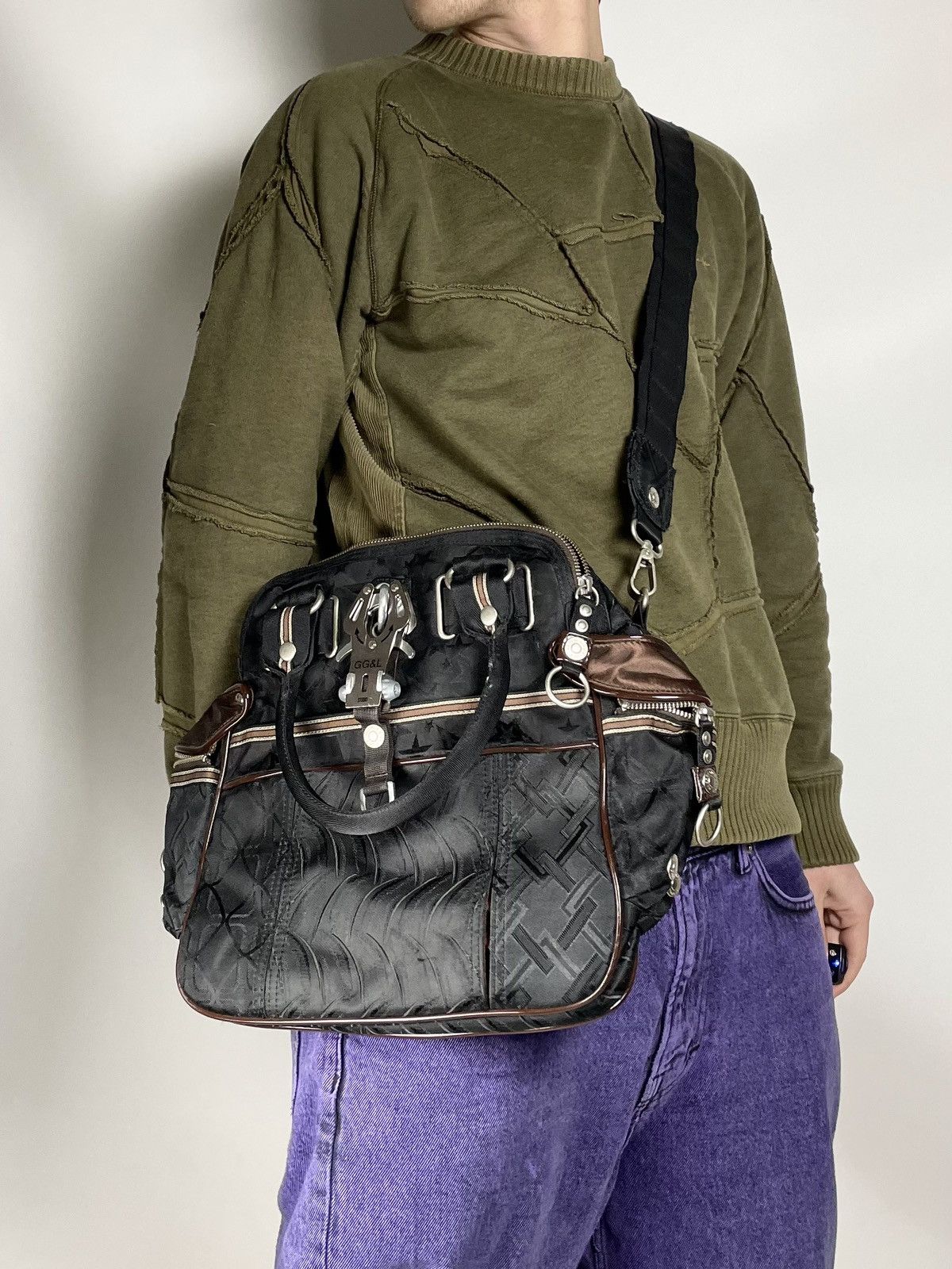 Japanese Brand George Gina & Lucy In & Out Vintage Black Carabiner Bag GGL Size ONE SIZE - 2 Thumbnail