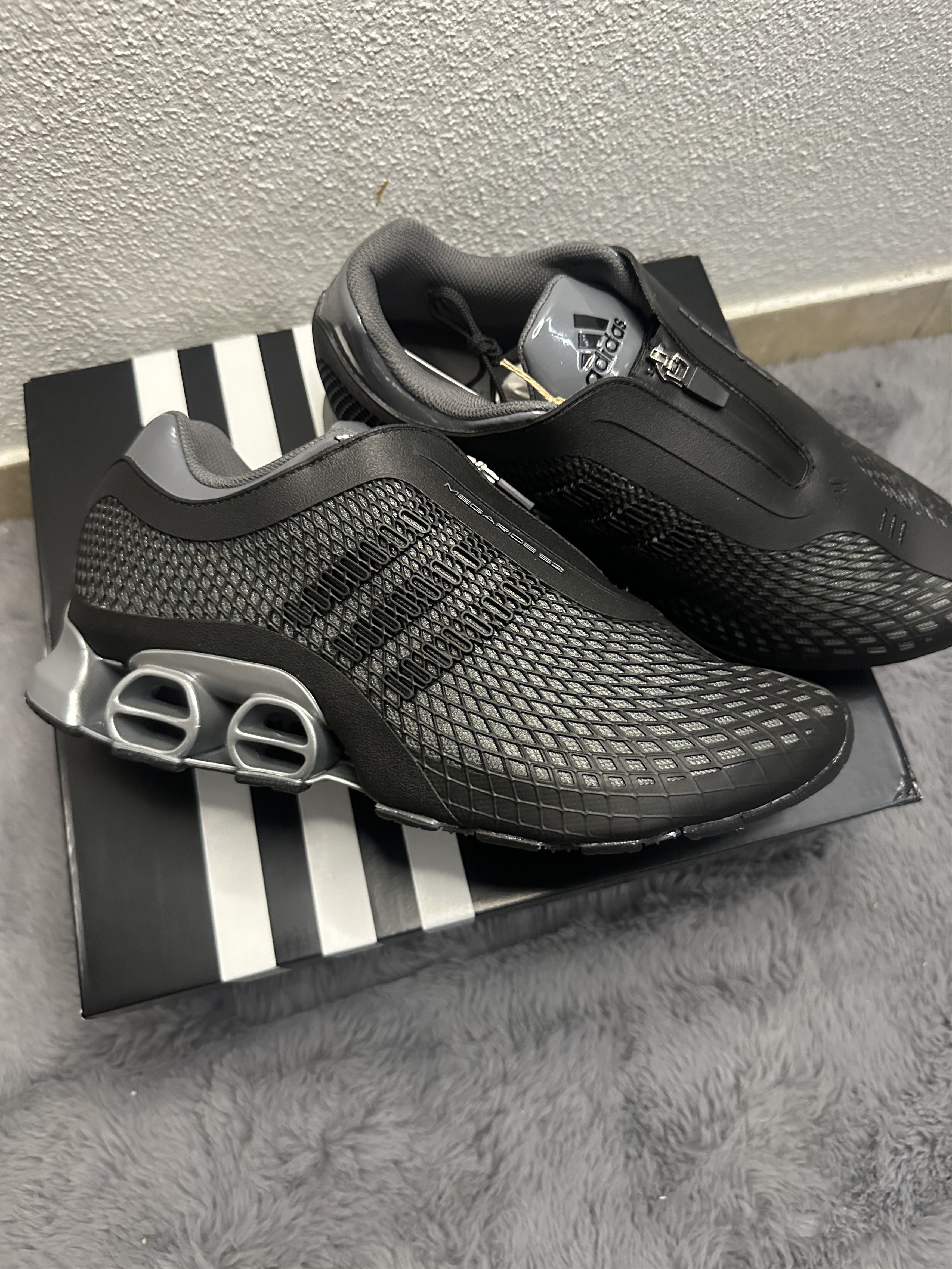 Adidas Adidas MEGARIDE S2 Size US 10 / EU 43 - 2 Thumbnail