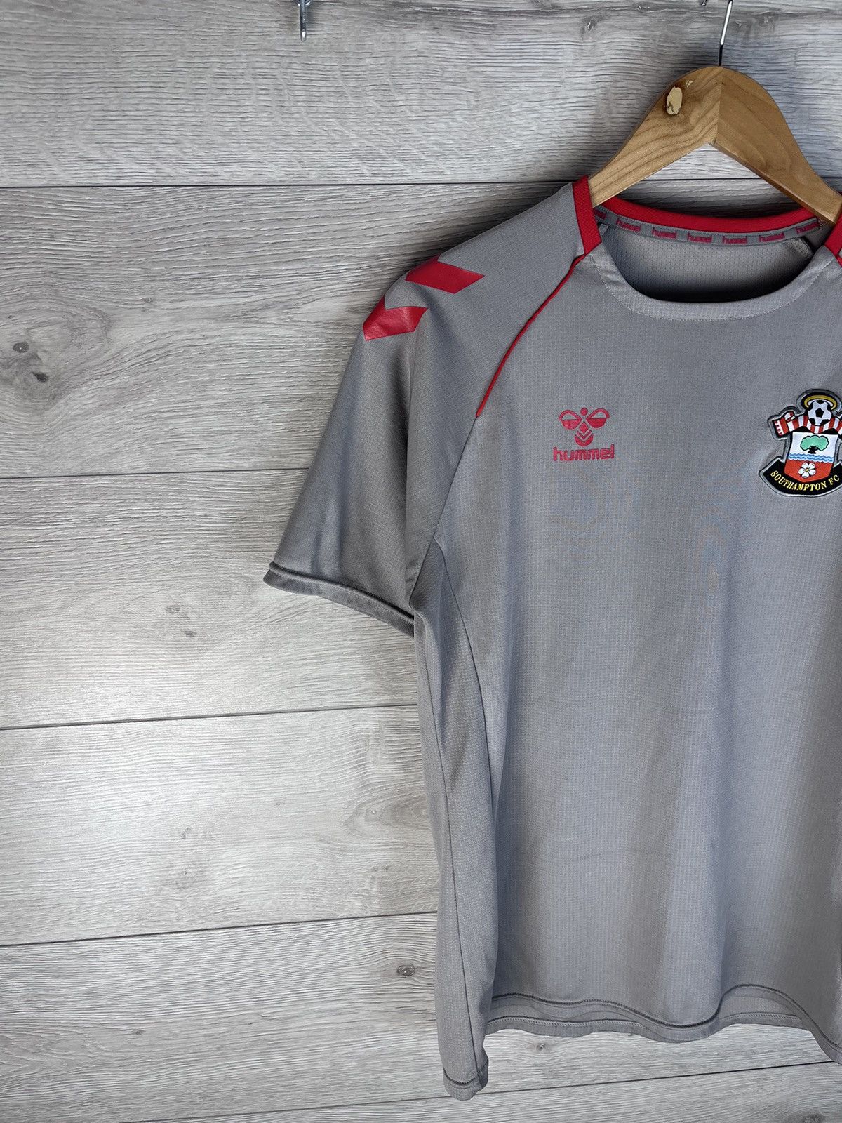 Hummel Men's football T-Shirt Hummel Southampton FC size M Size US M / EU 48-50 / 2 - 2 Thumbnail