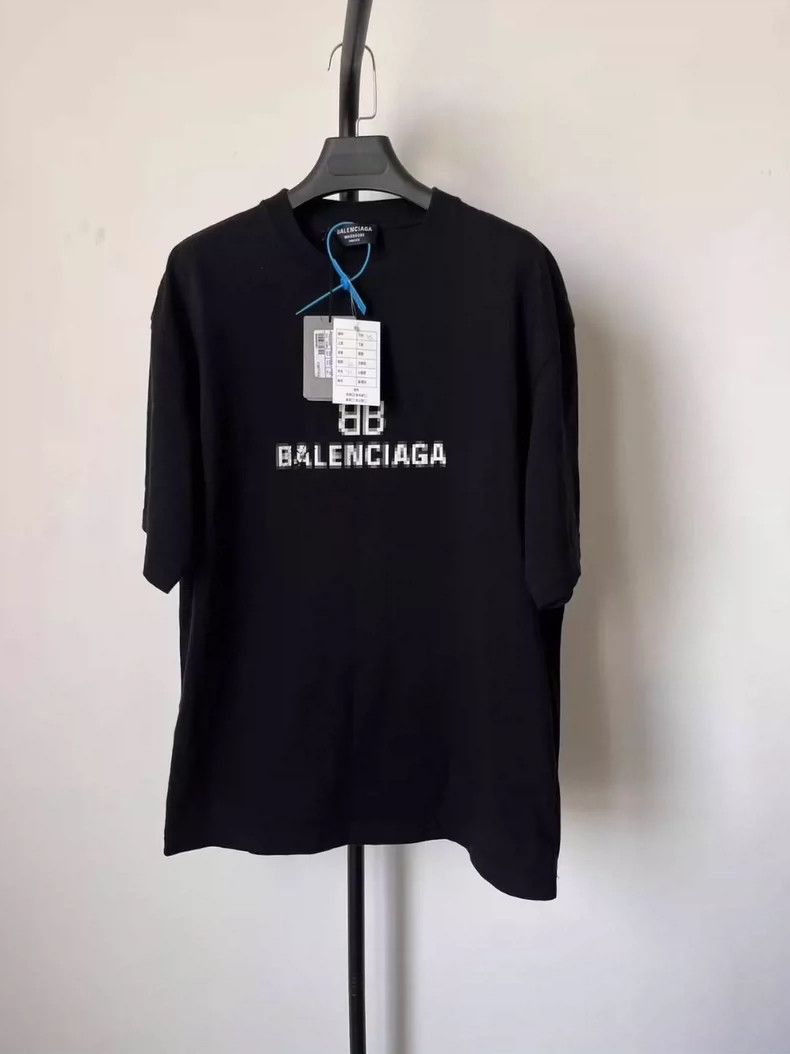 Balenciaga Balenciaga Mosaic Blur Logo BB Letter Loose Short Sleeve D Size XS / US 0-2 / IT 36-38 - 1 Thumbnail