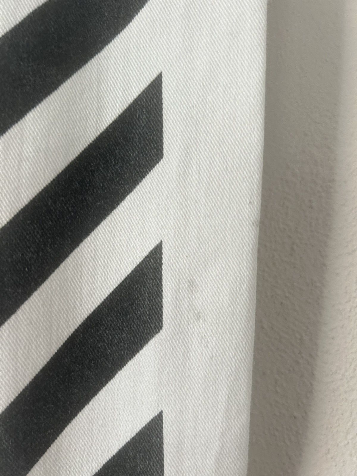 Off-White Destroyed Hem Diagonal Print White Denim Jeans Size US 31 - 15 Thumbnail
