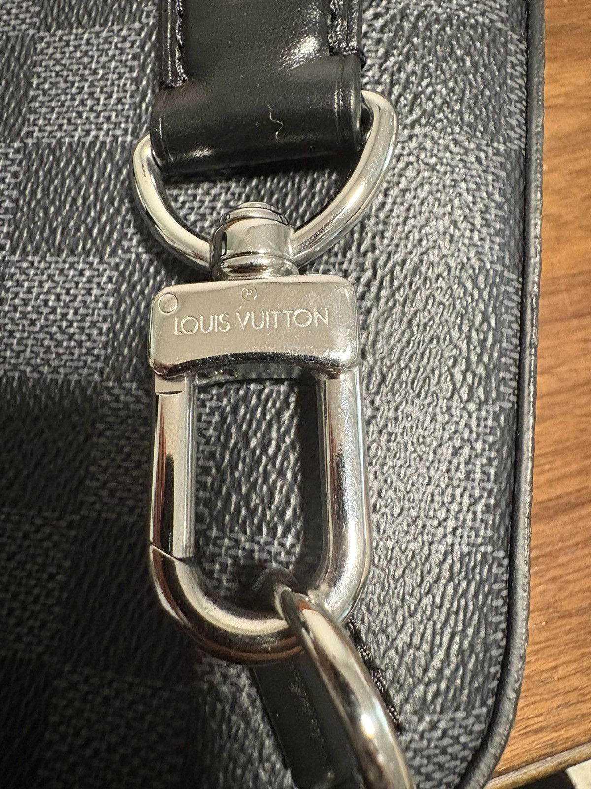 Louis Vuitton Louis Vuitton Avenue Sling Bag Size ONE SIZE - 5 Thumbnail