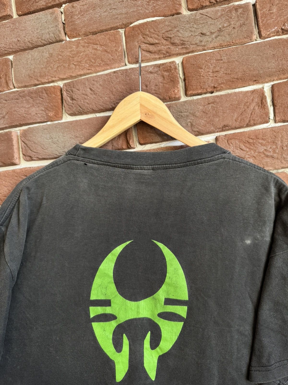 Band Tees 90s Soulfly Fire Vintage metal band tee numetal sepultura Size US L / EU 52-54 / 3 - 8 Thumbnail