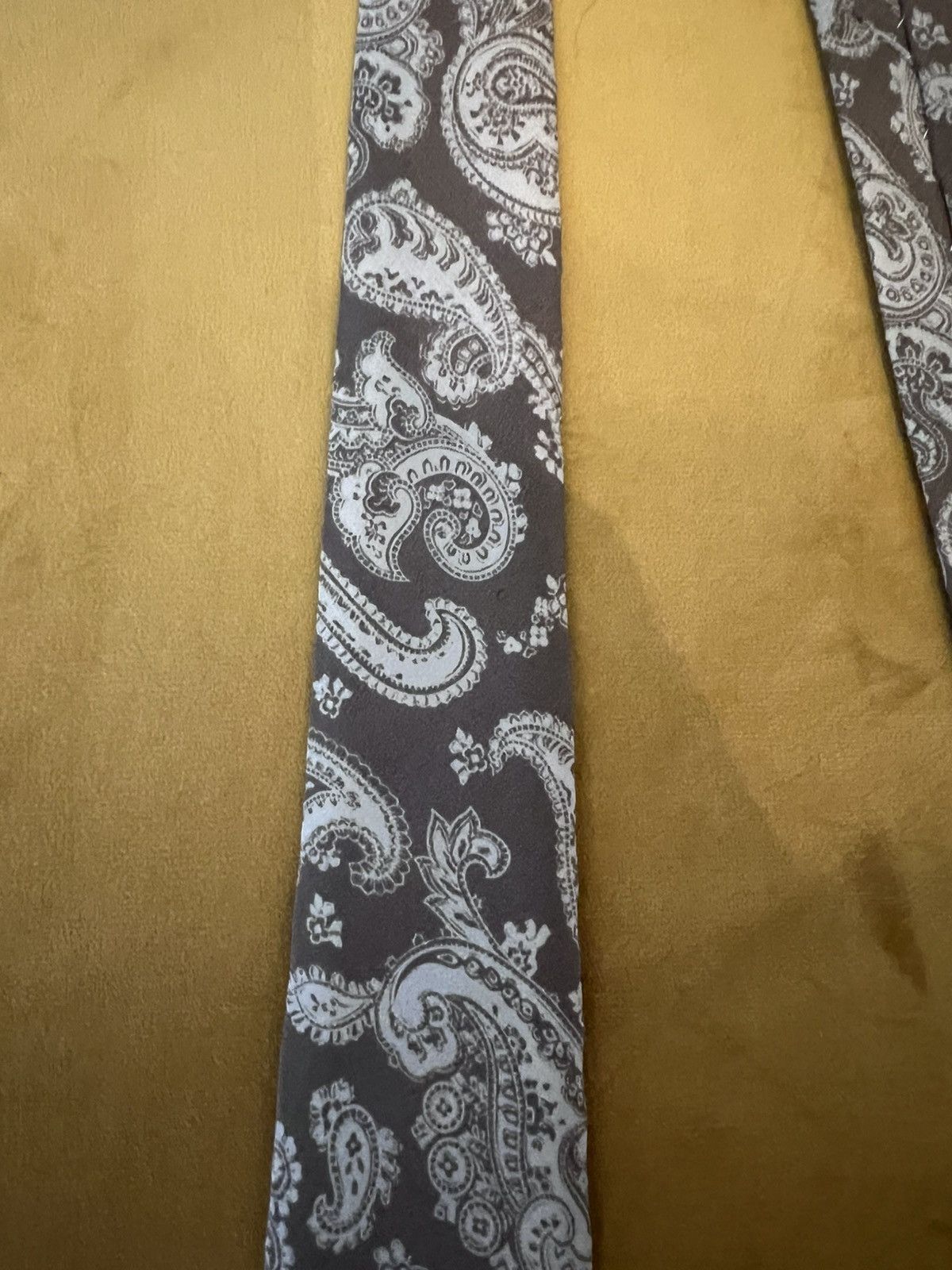 Yves Saint Laurent YSL silk paisley tie in beige, made in France Size ONE SIZE - 4 Thumbnail