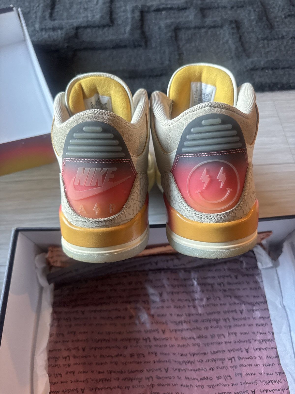 J Balvin × Jordan Brand Jordan 3 J Balvin Size US 11 / EU 44 - 10 Thumbnail