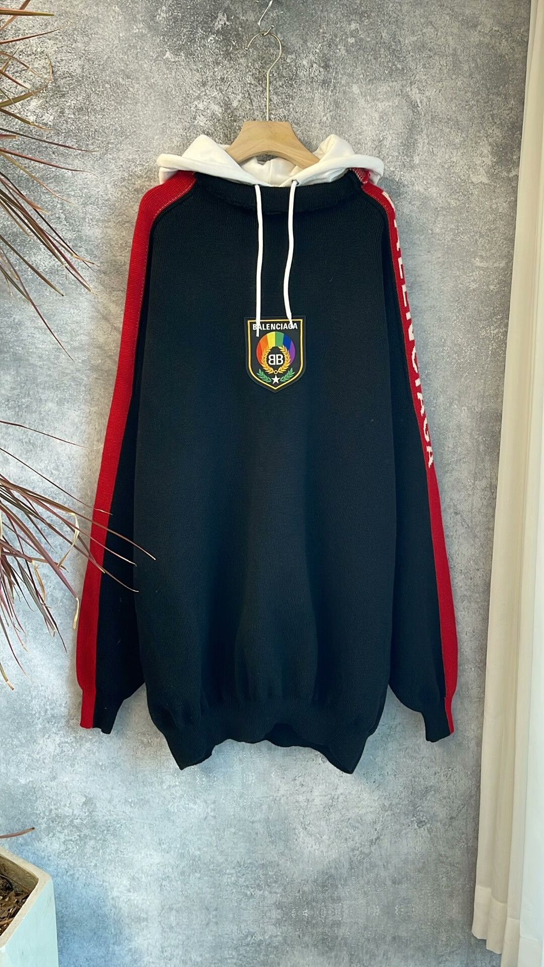 Balenciaga Balenciaga Black Double B Rainbow Embroidery Hoodie M Size US M / EU 48-50 / 2 - 1 Thumbnail