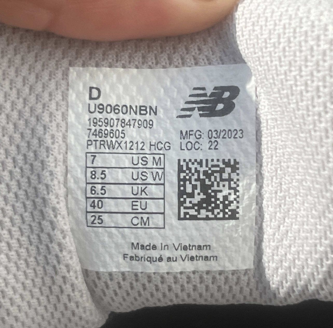 New Balance New Balance 9060 Beach Glass size 7 Size US 7 / EU 40 - 7 Thumbnail