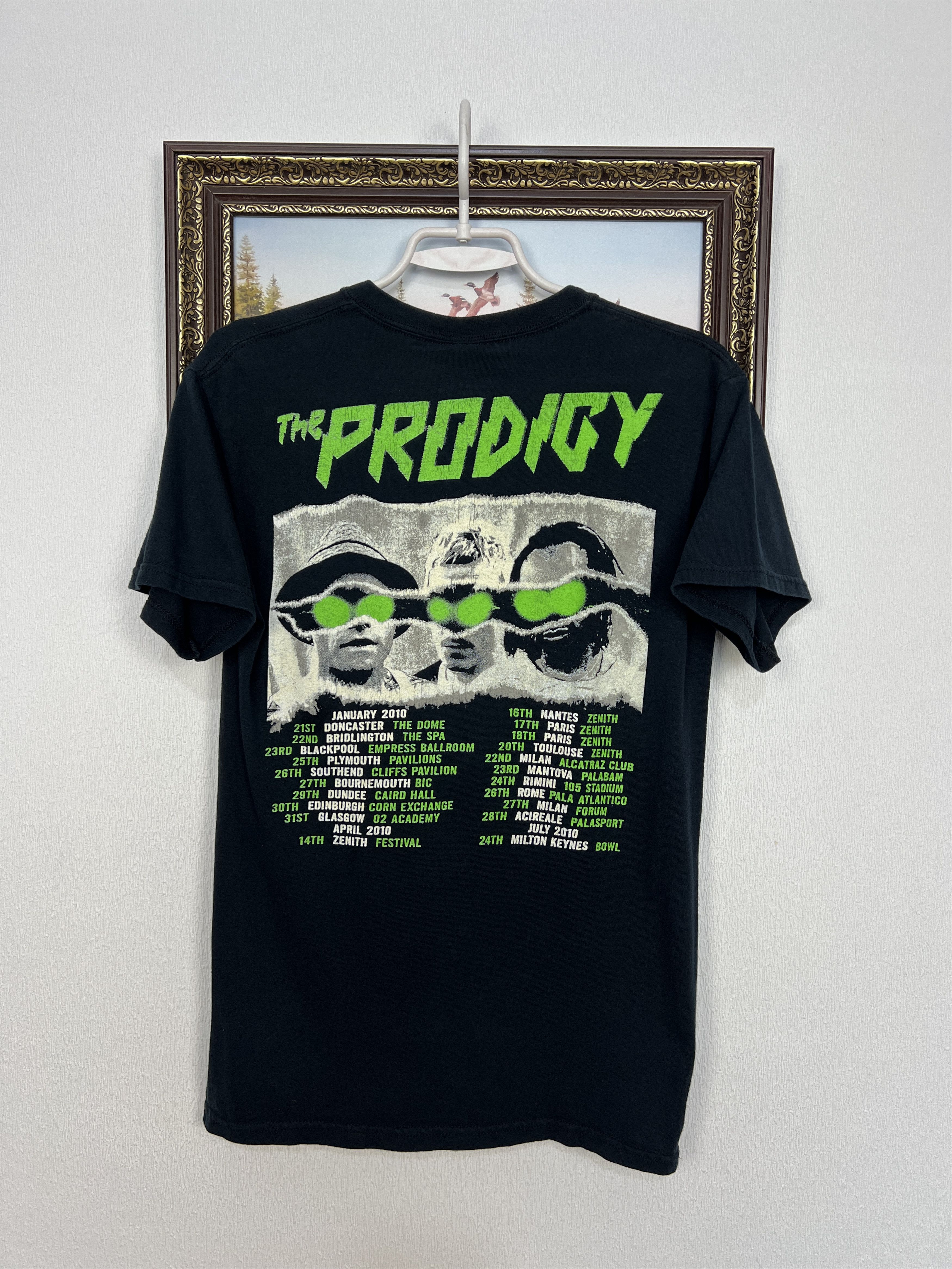 Vintage Vintage The Prodigy Invaders Must Die Over Print Tee Size US S / EU 44-46 / 1 - 8 Thumbnail