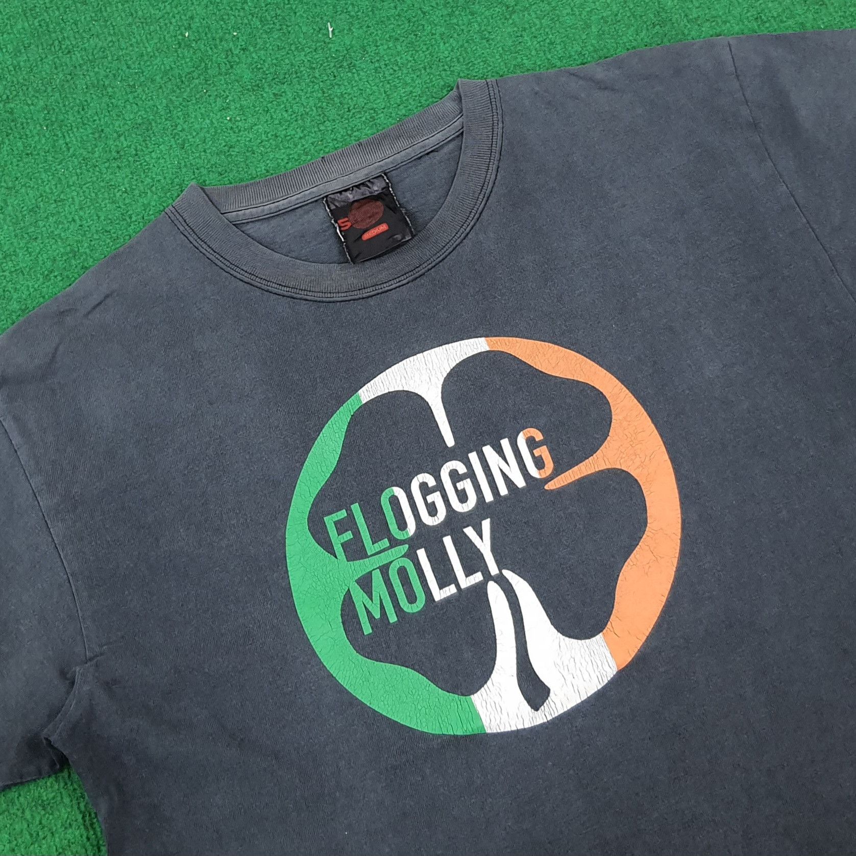 Band Tees × Vintage Vintage FLOGGING MOLLY American Band Tshirt Size US M / EU 48-50 / 2 - 2 Thumbnail