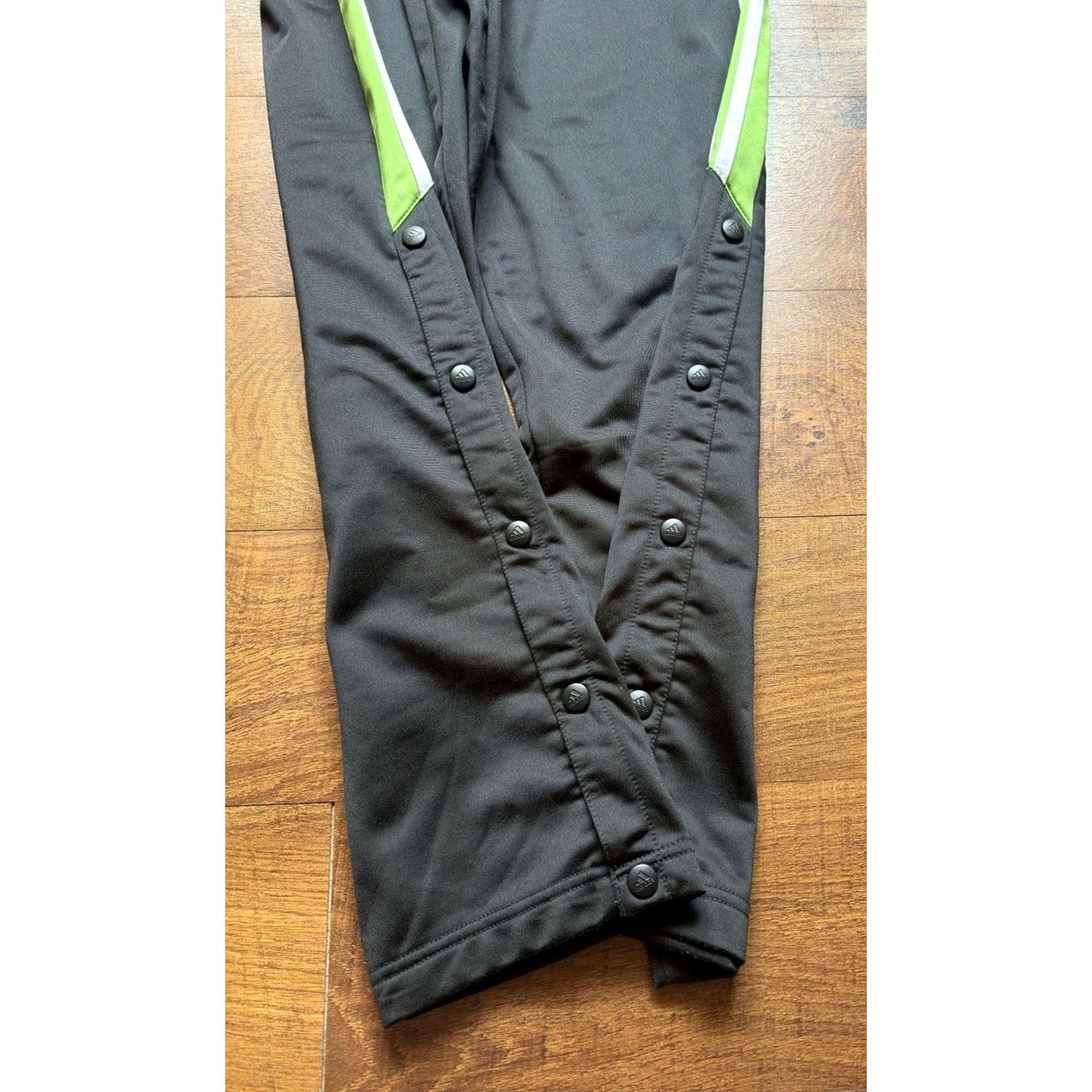 Adidas VINTAGE Adidas Track Pants Mens M 30 Inseam Black Green Tear Away Pockets Elastic Waist 90s Size US 31 - 3 Thumbnail