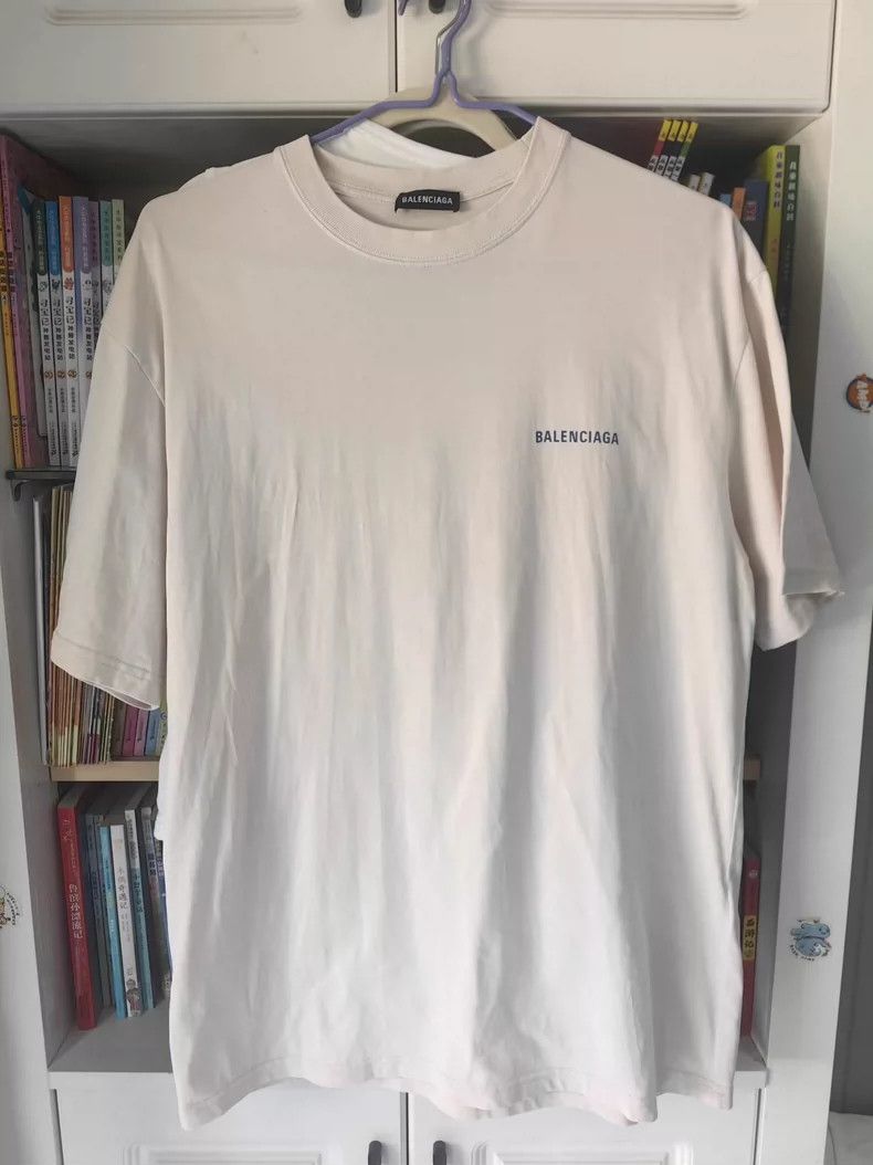 Balenciaga Balenciaga Beige short-sleeved T-shirt 2505-Nextarrow Size US M / EU 48-50 / 2 - 1 Thumbnail