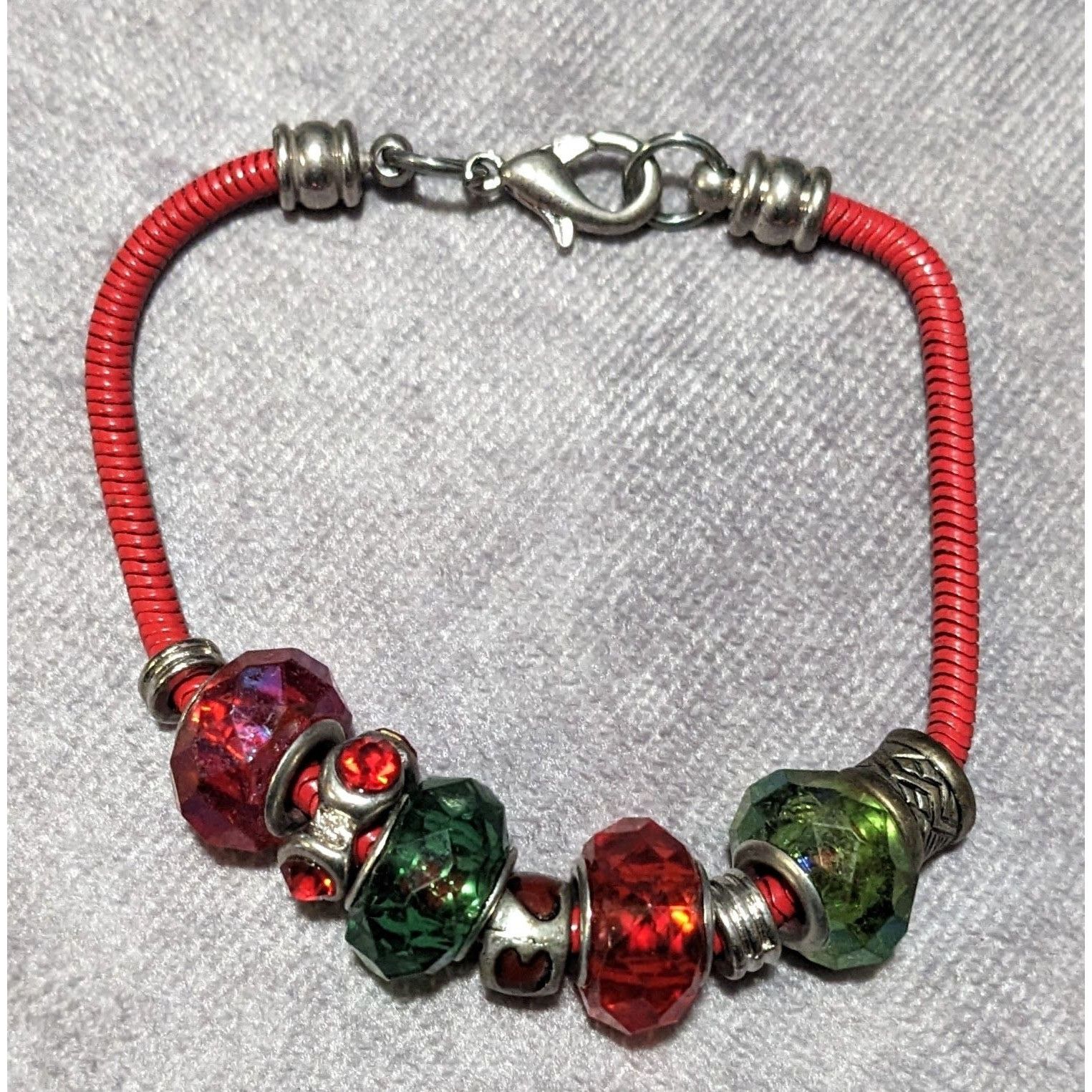 Other Holiday Red And Green European Style Beaded Bracelet Size ONE SIZE - 5 Thumbnail