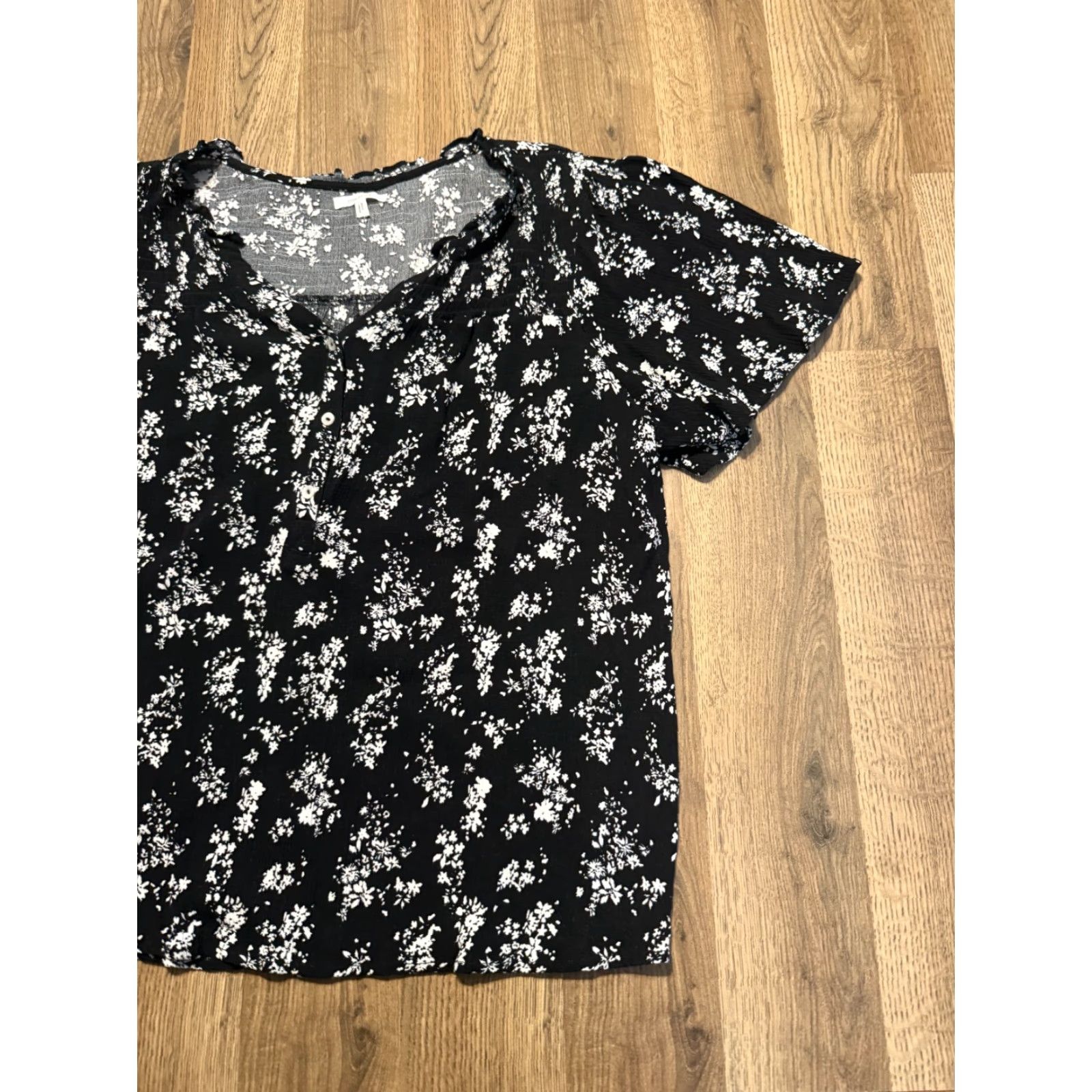 Vintage Maurices Blouse Women's Large Black Floral V-Neck Short Sleeve Pullover Casual Size L / US 10 / IT 46 - 4 Thumbnail