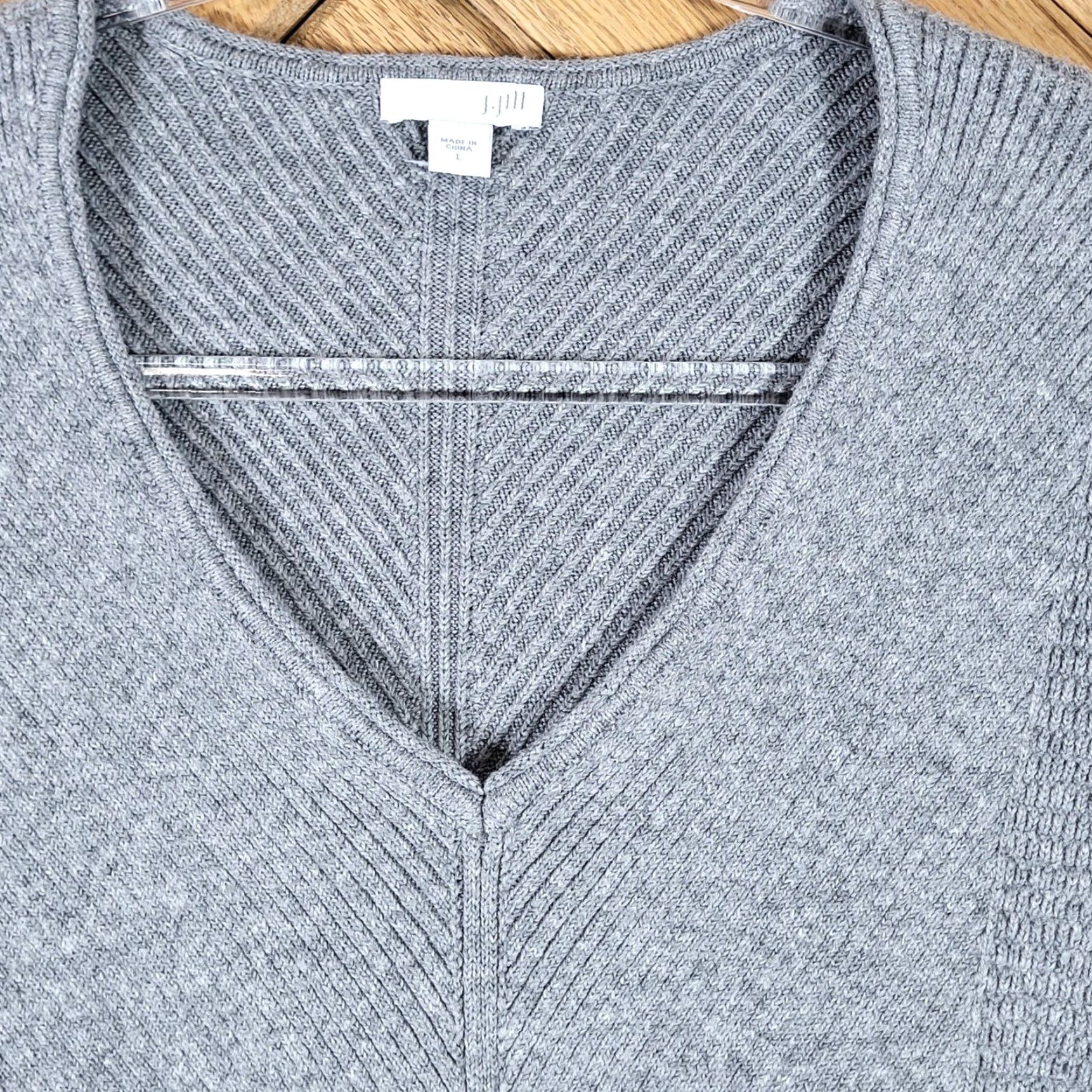 J. Jill J. Jill Sweater Women L Large V-Neck Textured Knit Long Sleeve Tunic Gray Size L / US 10 / IT 46 - 2 Thumbnail