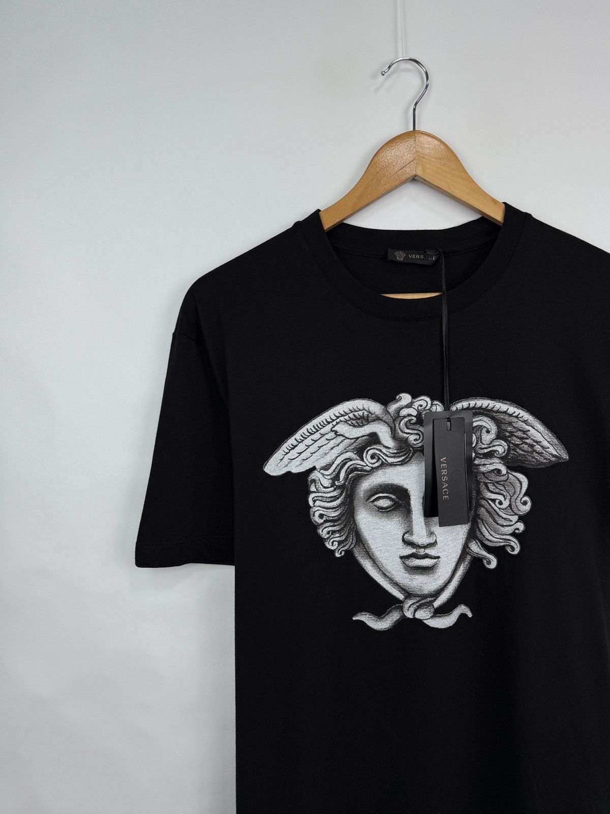 Versace ❗️NEW 🇮🇹 Versace Medusa Portrait T-Shirt Made in Italy Rare Size US L / EU 52-54 / 3 - 2 Thumbnail