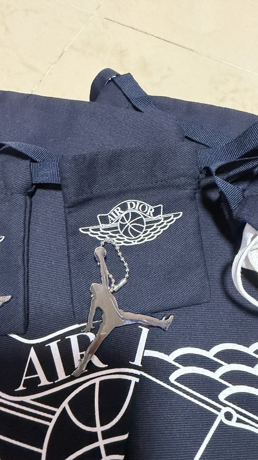 Dior × Jordan Brand Dior x Jordan Brand size US12 Size US 12 / EU 45 - 17 Thumbnail