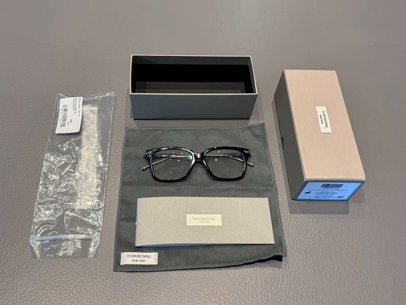 Thom Browne THOM BROWNE Classic Black Ribbed Glasses 2502-Nextarrow Size ONE SIZE - 1 Thumbnail