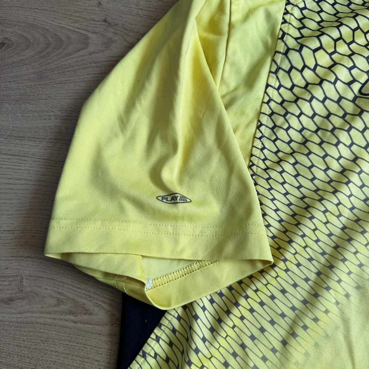 Reebok Liverpool Away football shirt 2004 - 2006 Yellow Reebok Size US XL / EU 56 / 4 - 5 Thumbnail