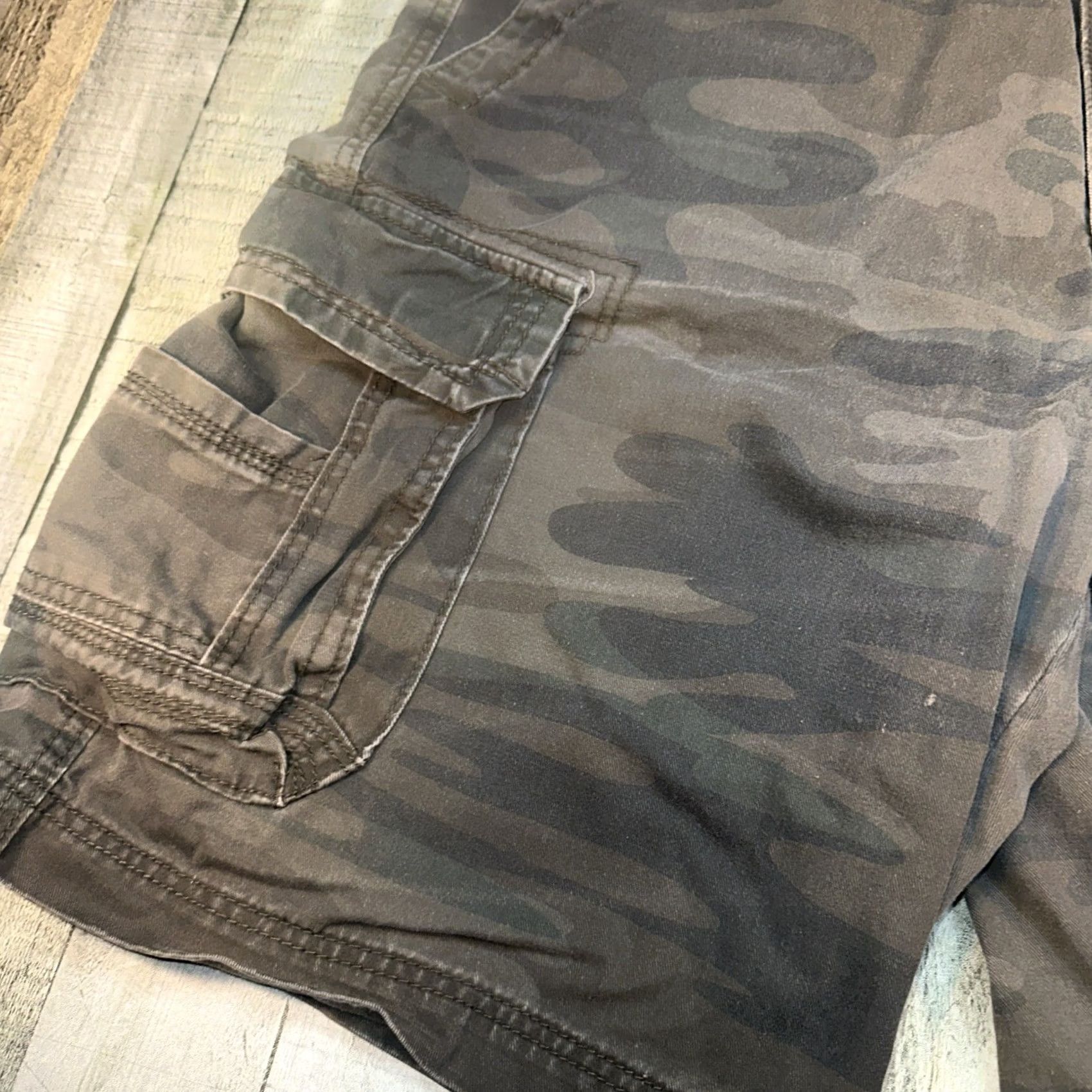 Union LA VINTAGE Men’s Union Bay Cargo Shorts Baggy brown 38 Cargo Mens Size US 38 / EU 54 - 3 Thumbnail