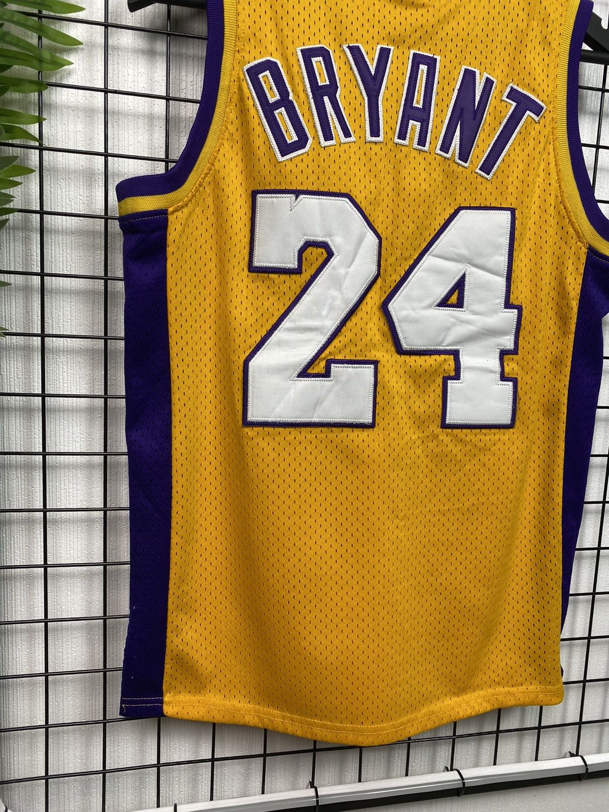 Mitchell & Ness × NBA Lakers #24 Kobe Bryant Jersey S Hardwood Classic Yellow LA Size US S / EU 44-46 / 1 - 13 Thumbnail