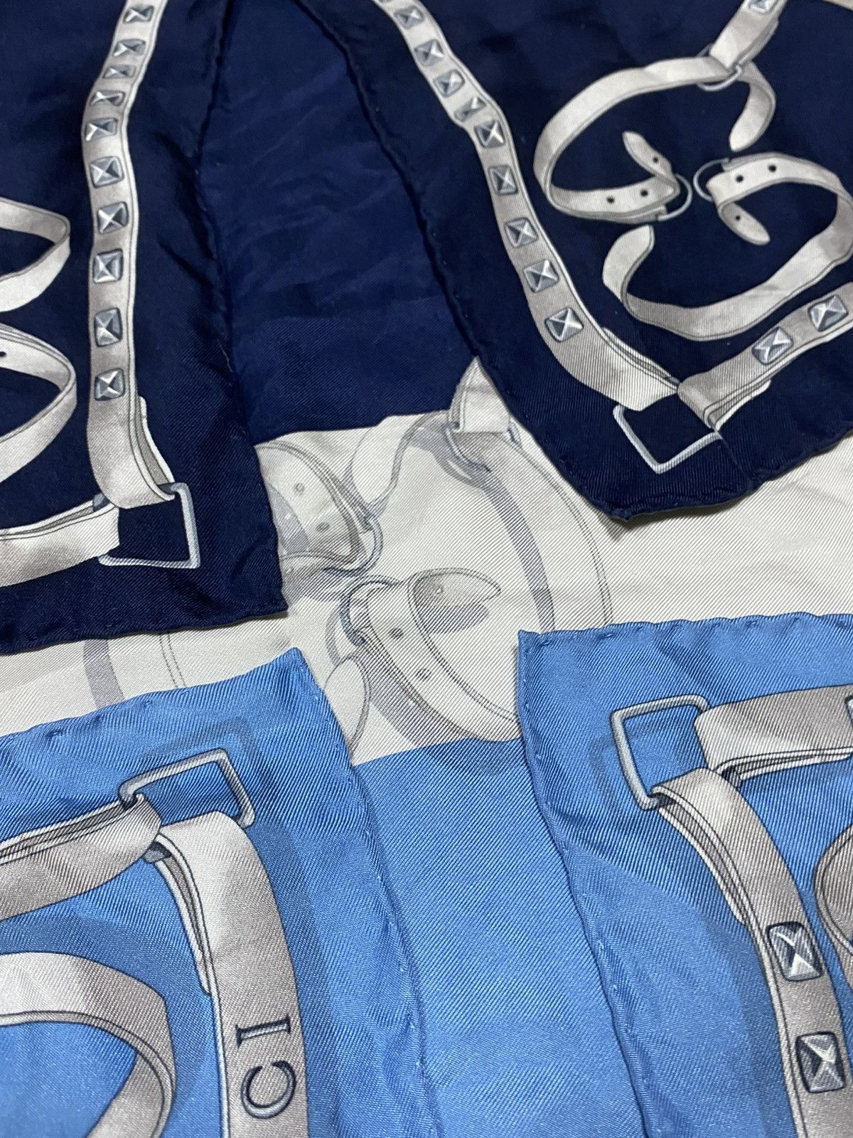 Gucci Gucci big GG monogram silk square scarf RARE Size ONE SIZE - 7 Thumbnail