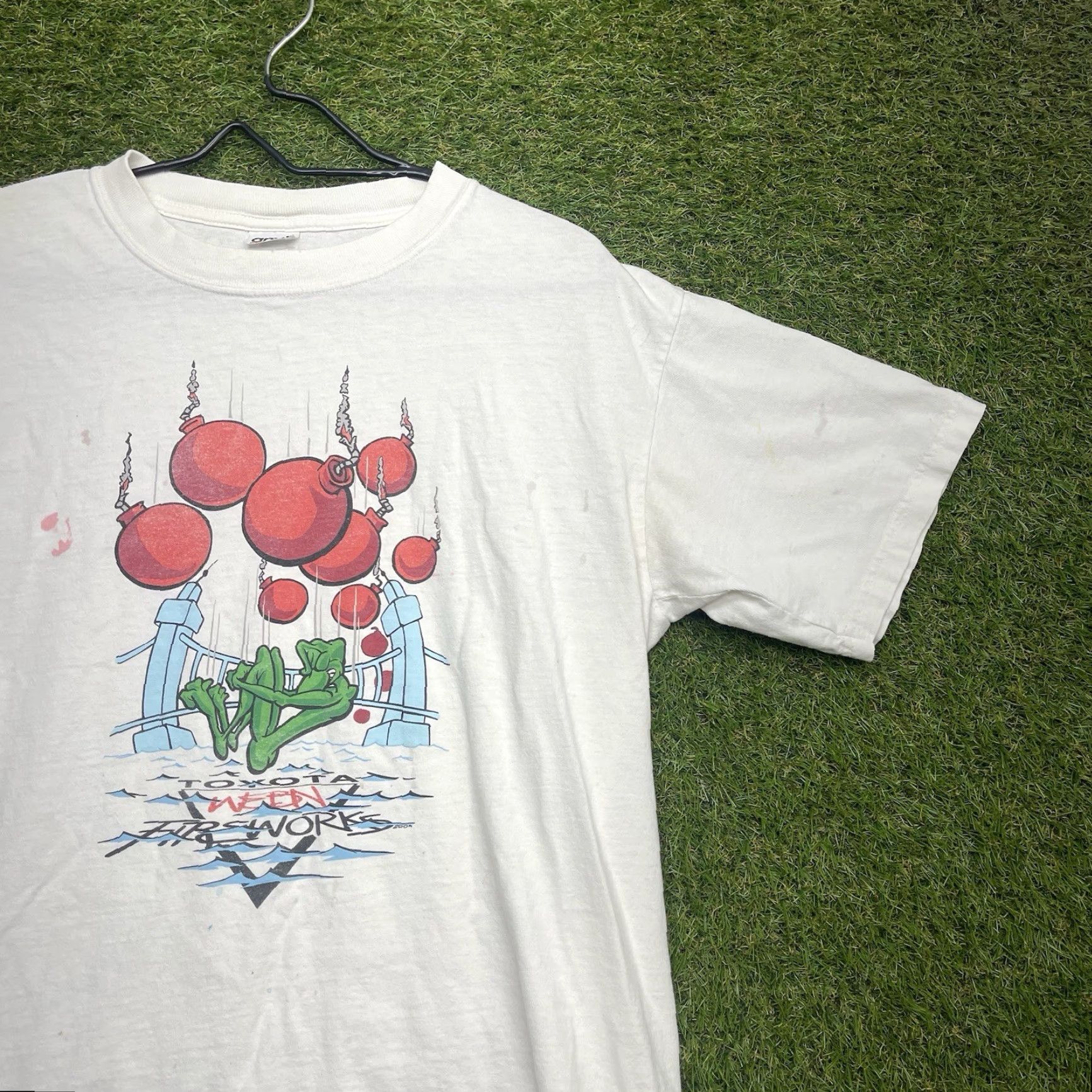 Vintage VINTAGE Toyota Fireworks Shirt Mens Medium White 90s 102.7FM WEBN Graphic Print T-Shirt Crew Neck Short Sleeve Cotton Vintage Concert Theme Mens Size US M / EU 48-50 / 2 - 3 Thumbnail