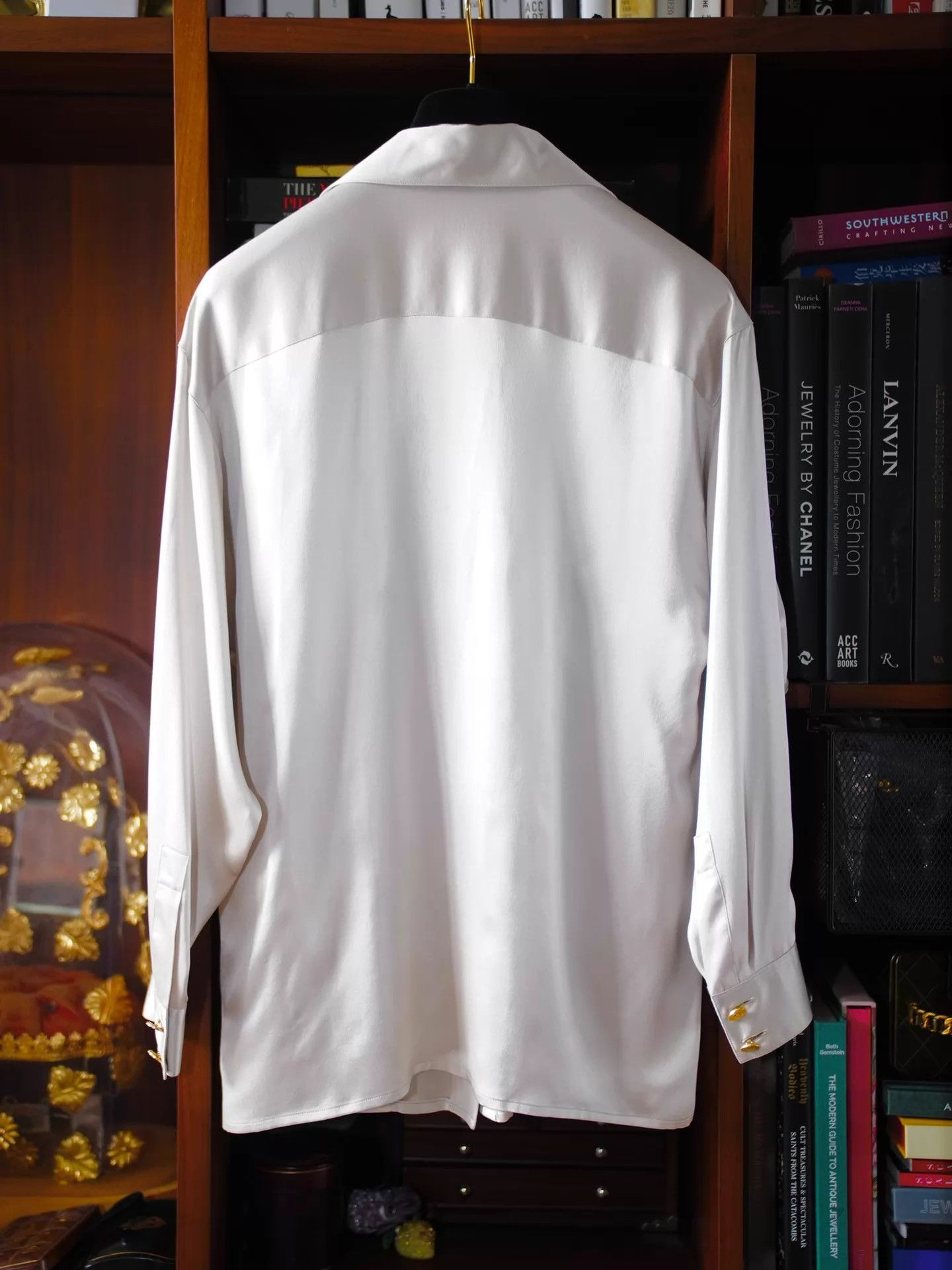Chanel Chanel Vtg Gray Big Lapel Pleated Gold Button Shirt FR38 Size S / US 4 / IT 40 - 3 Thumbnail