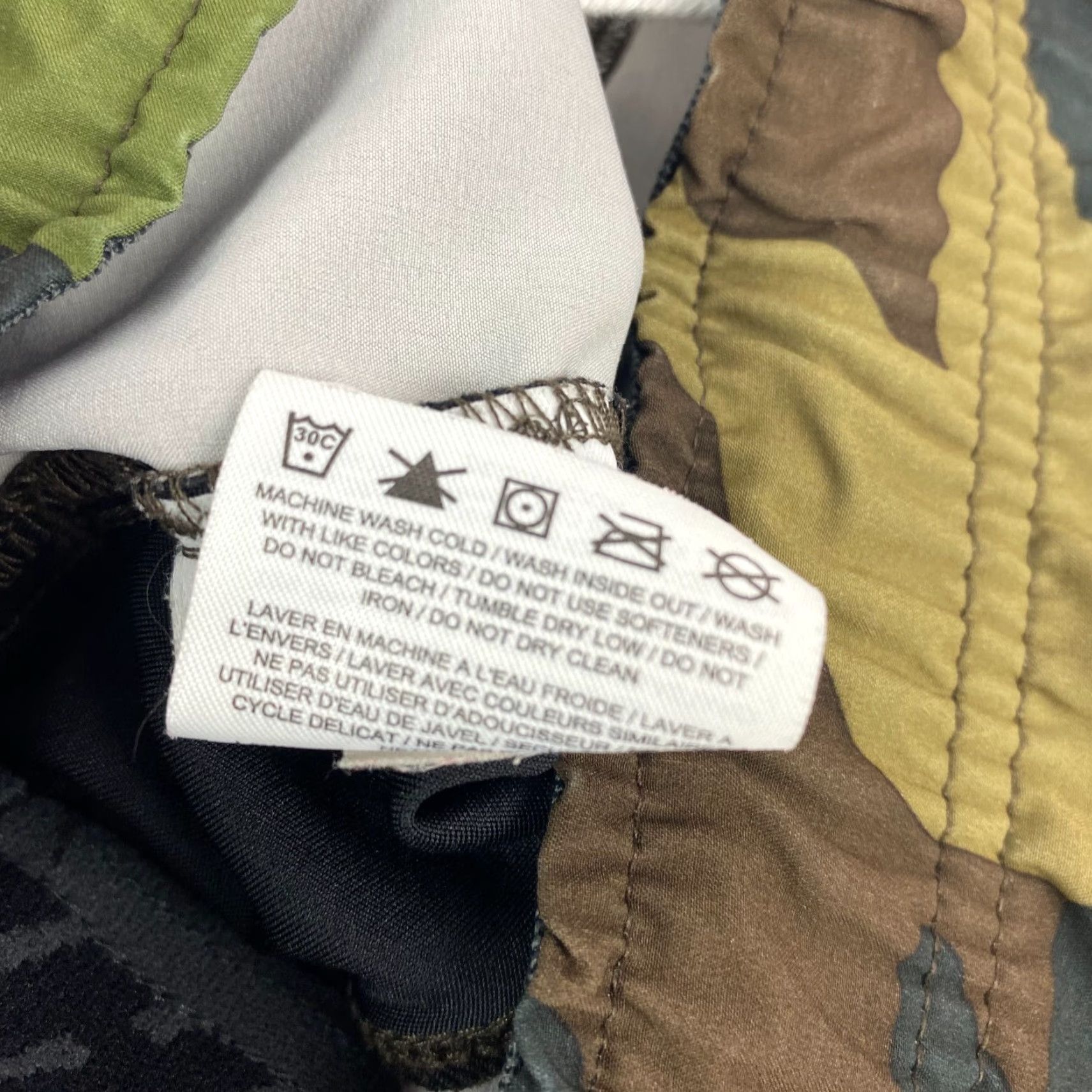 Quiksilver Quiksilver Mens Shorts Large Multicolor Stripe Drawstring Beach Outdoor Size US 33 - 4 Thumbnail