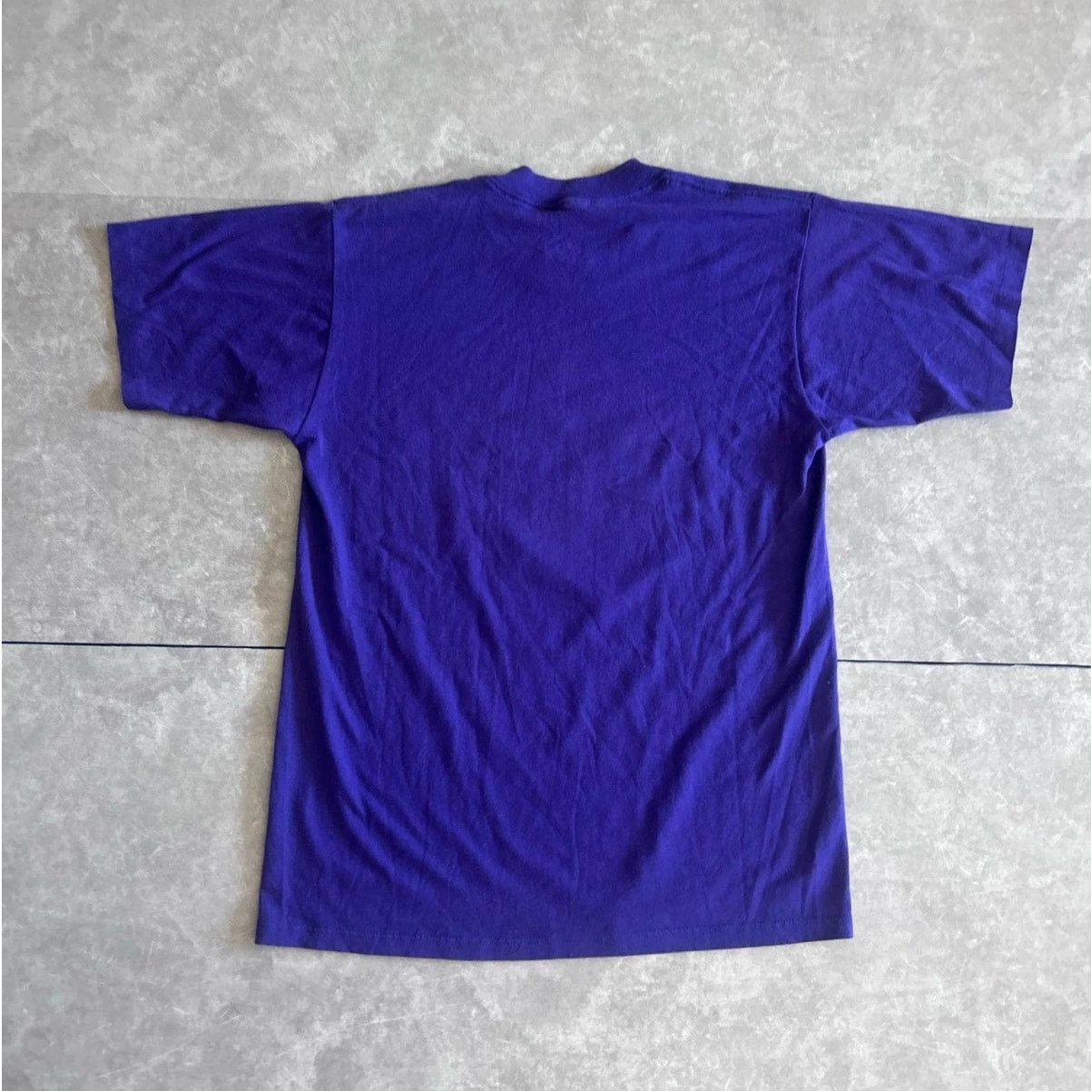 Vintage 90s Vintage Los Angeles Lakers Purple T Shirt Size M Size US M / EU 48-50 / 2 - 3 Thumbnail