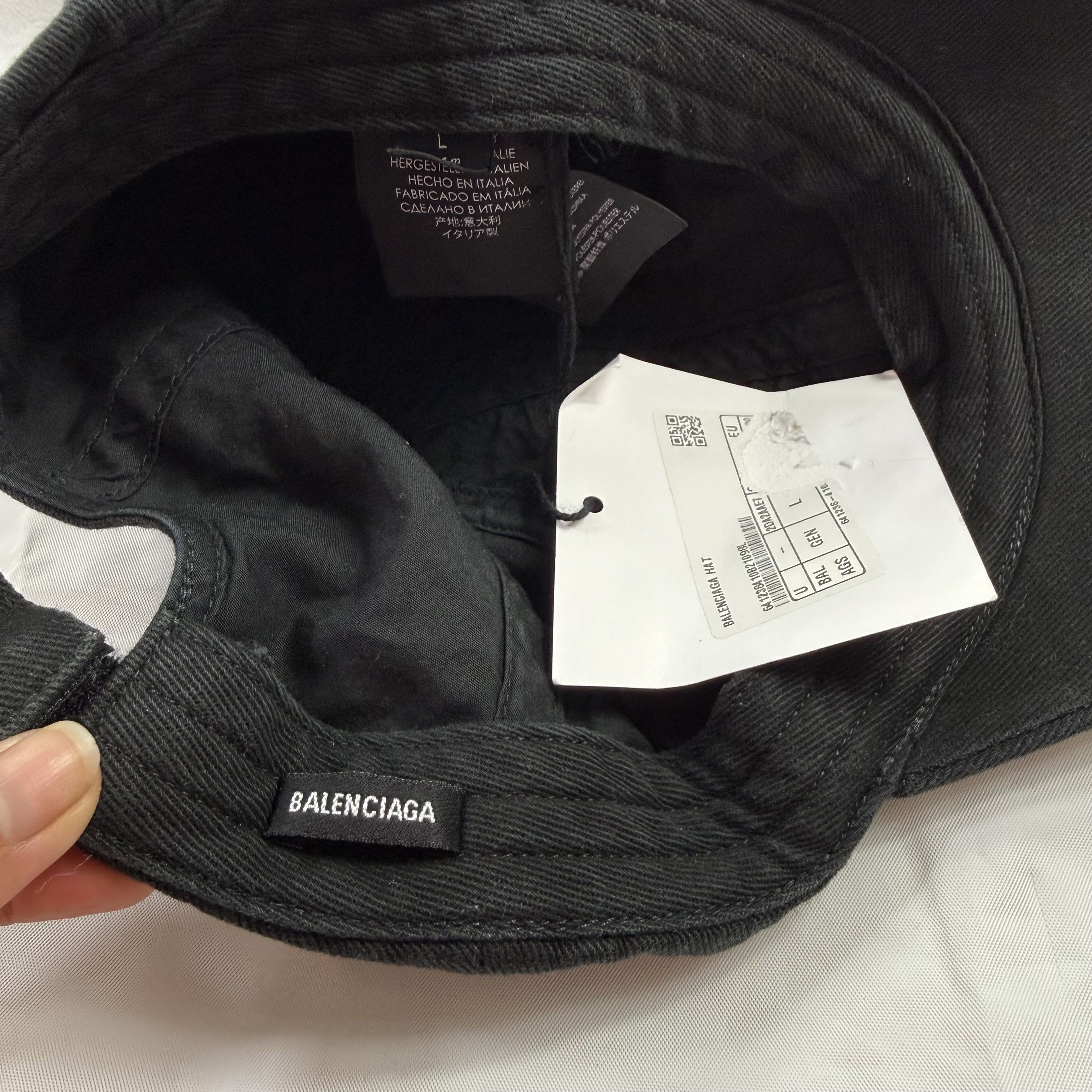 Balenciaga Balenciaga Languages Embroidered Black Cotton Baseball Cap Size ONE SIZE - 7 Thumbnail