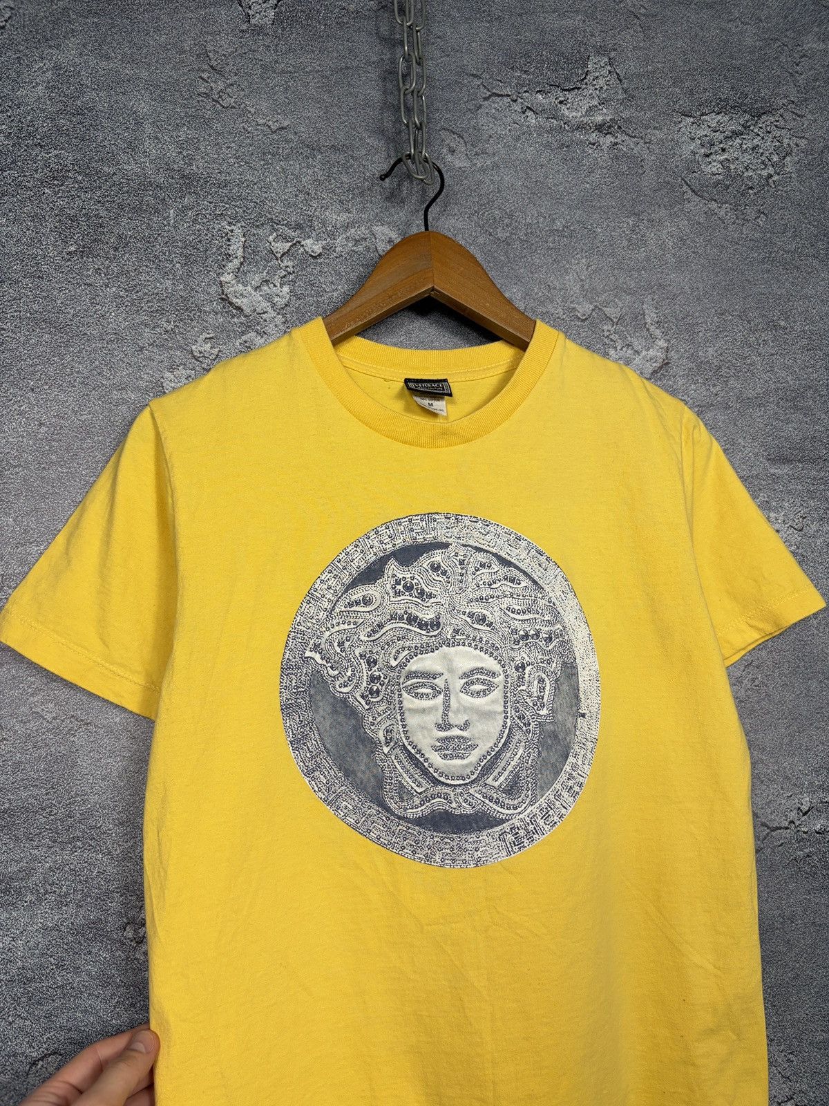Versace Vintage Versace Medusa Big Logo T-shirt Tee Size S Size US S / EU 44-46 / 1 - 2 Thumbnail