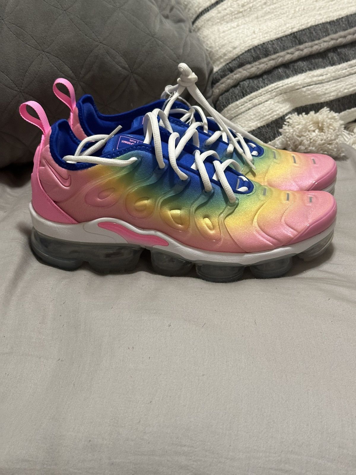 Nike Women’s vapormax size 9.5 Size US 9.5 / IT 39.5 - 2 Thumbnail