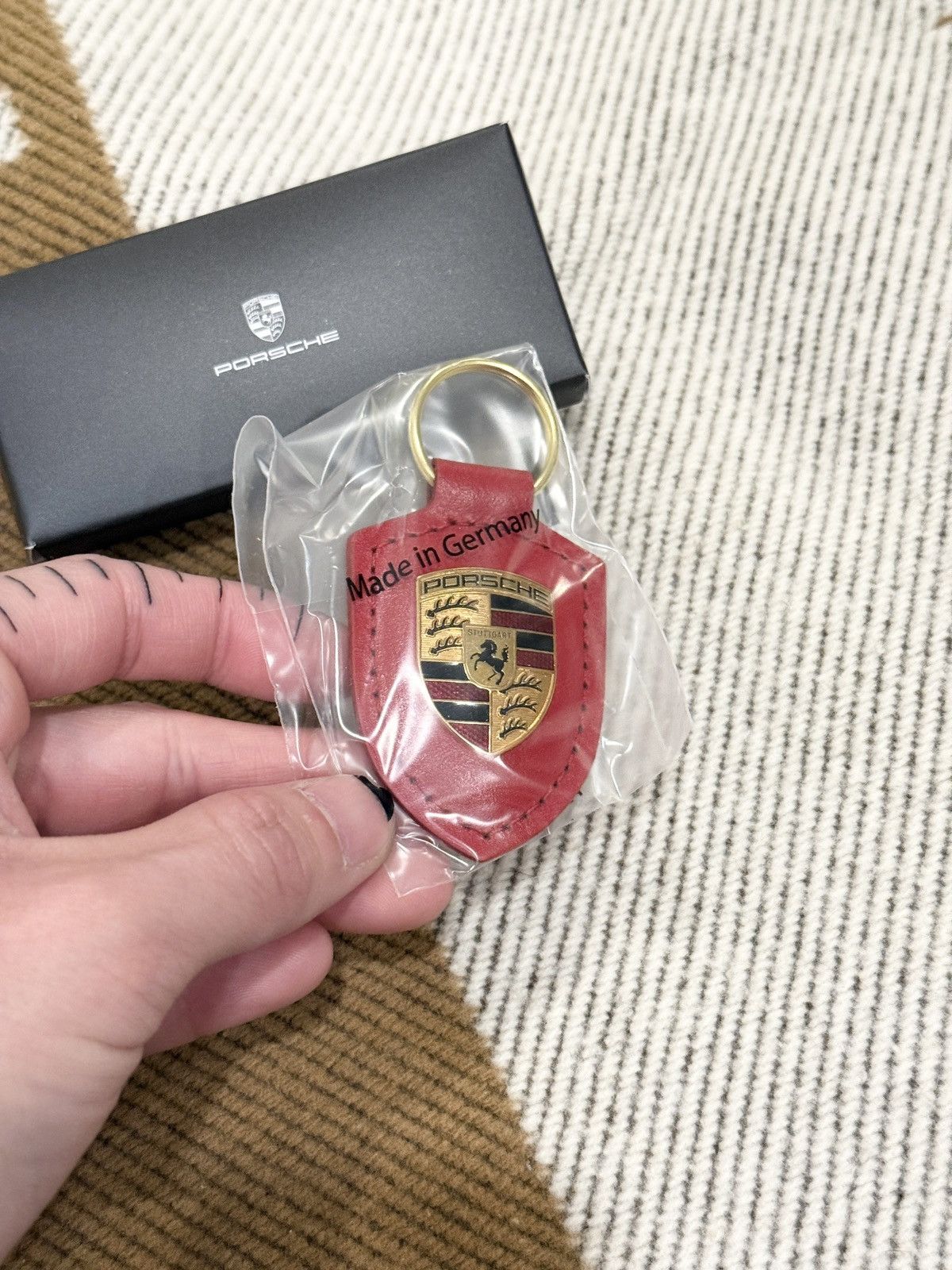 Porsche Design RARE! Authentic Porsche Red Crest Keyring Size ONE SIZE - 2 Thumbnail
