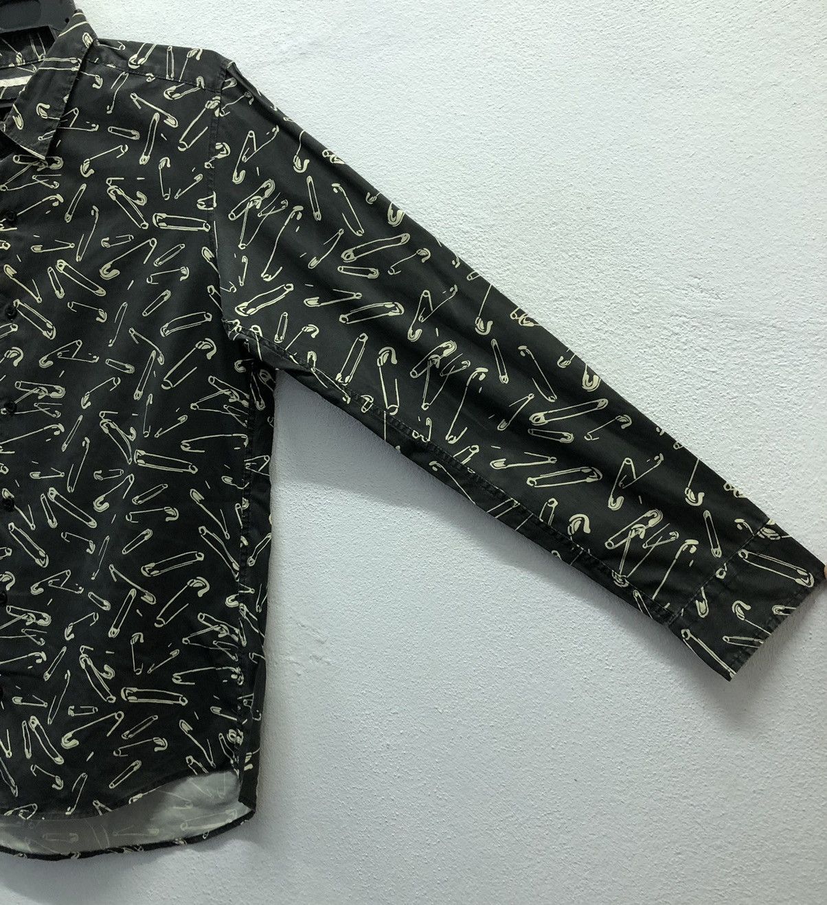 GU Vintage GU Safety Pin Print Long Sleeve Shirt Button Up Size US L / EU 52-54 / 3 - 4 Thumbnail