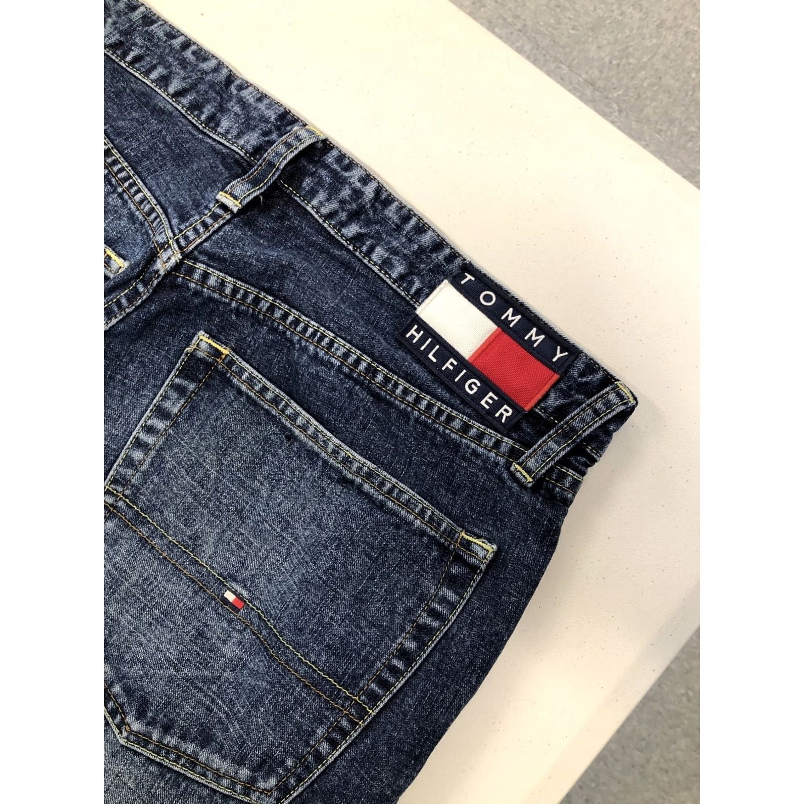 Tommy Hilfiger VINTAGE 90s Tommy Hilfiger Men Jeans 100% Cotton Denim Big Logo Size 34x25 Blue Size US 34 / EU 50 - 2 Thumbnail